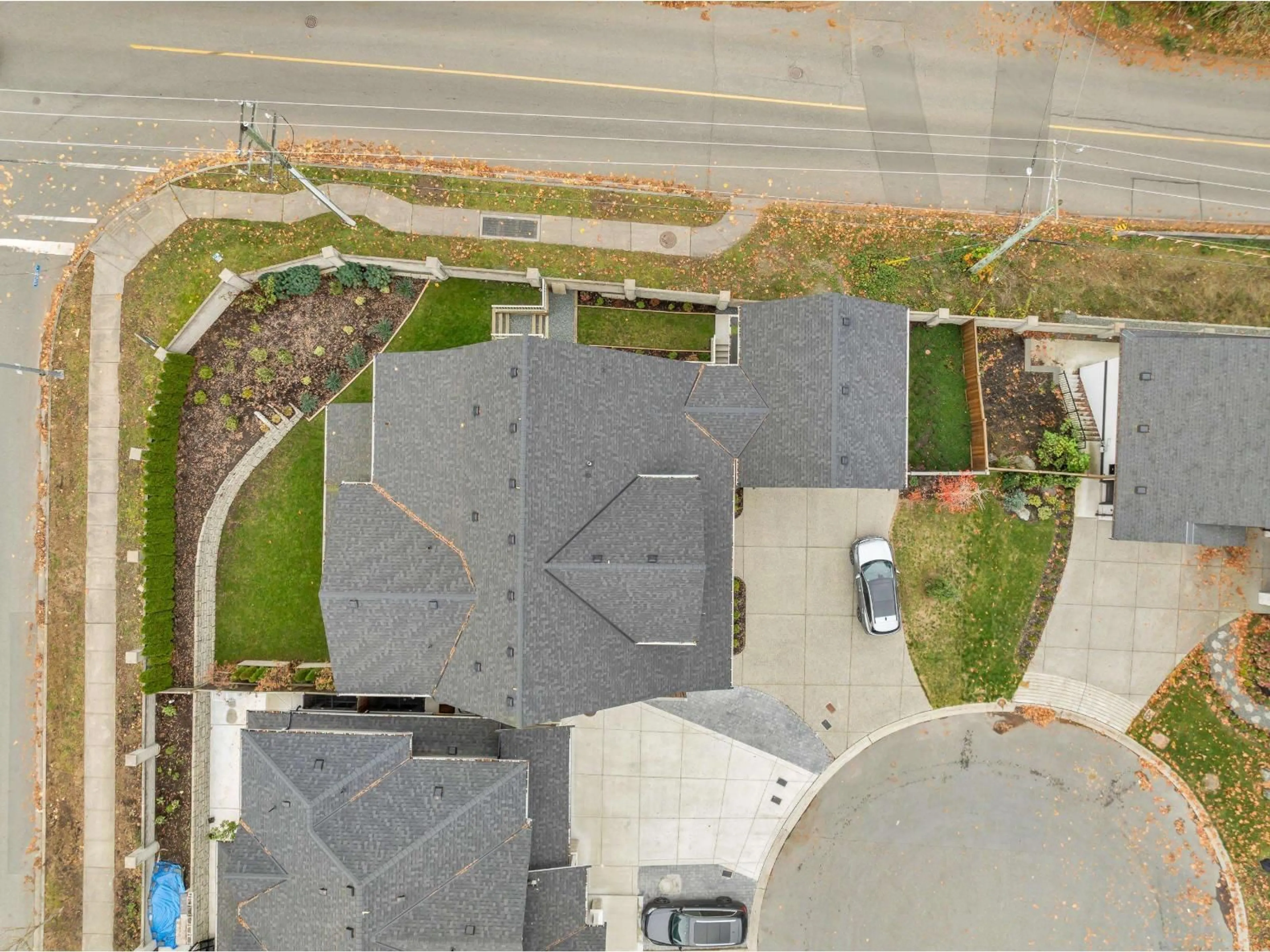 A pic from outside/outdoor area/front of a property/back of a property/a pic from drone, street for 29599 CORVINA, Abbotsford British Columbia V4X0A6
