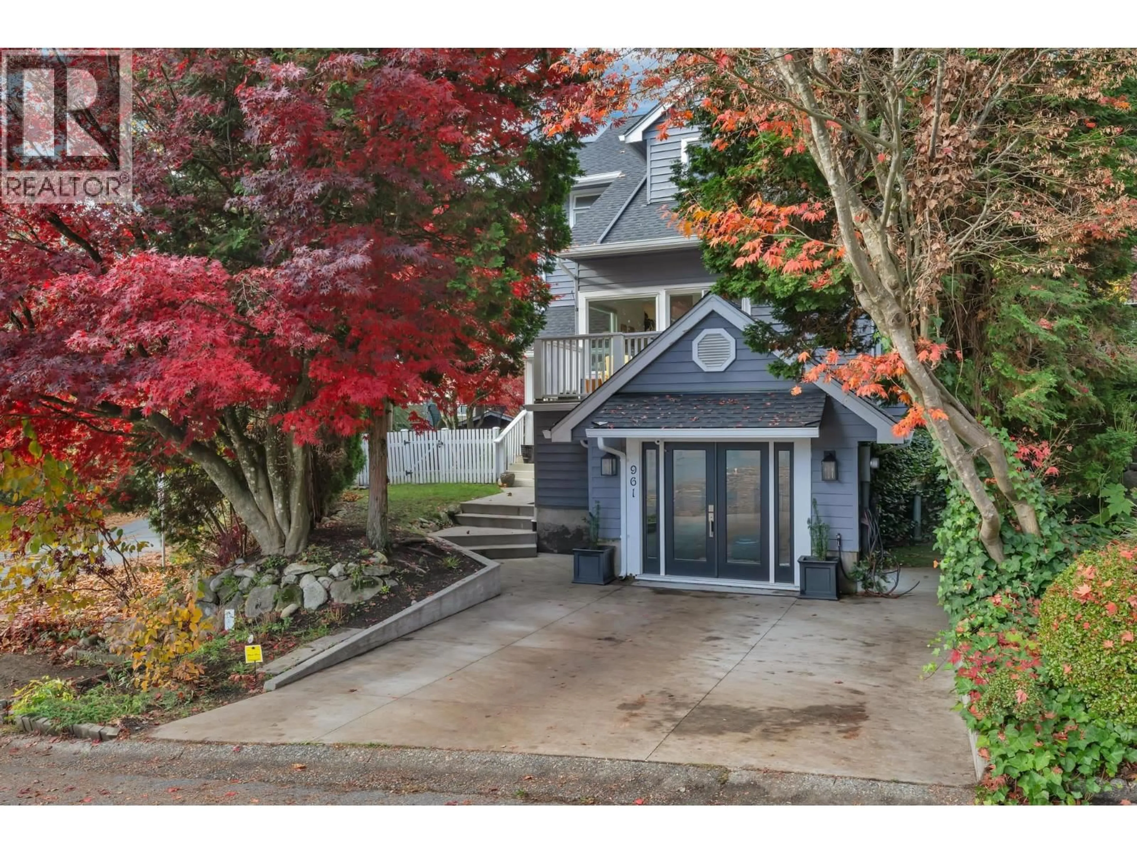 Unknown for 961 NOONS CREEK DRIVE, Port Moody British Columbia V3H4H1