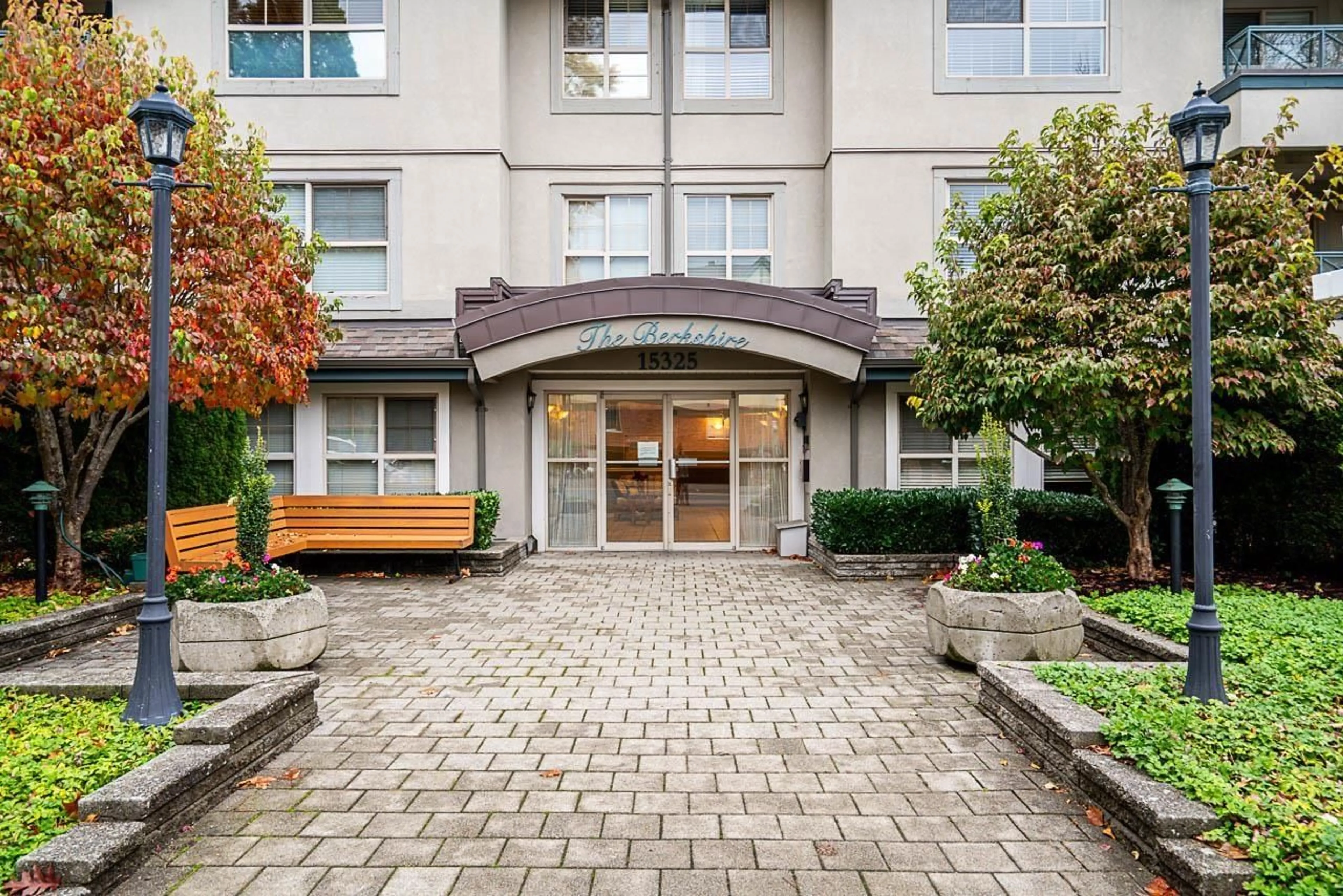 Unknown for 101 - 15325 17, Surrey British Columbia V4A1T8