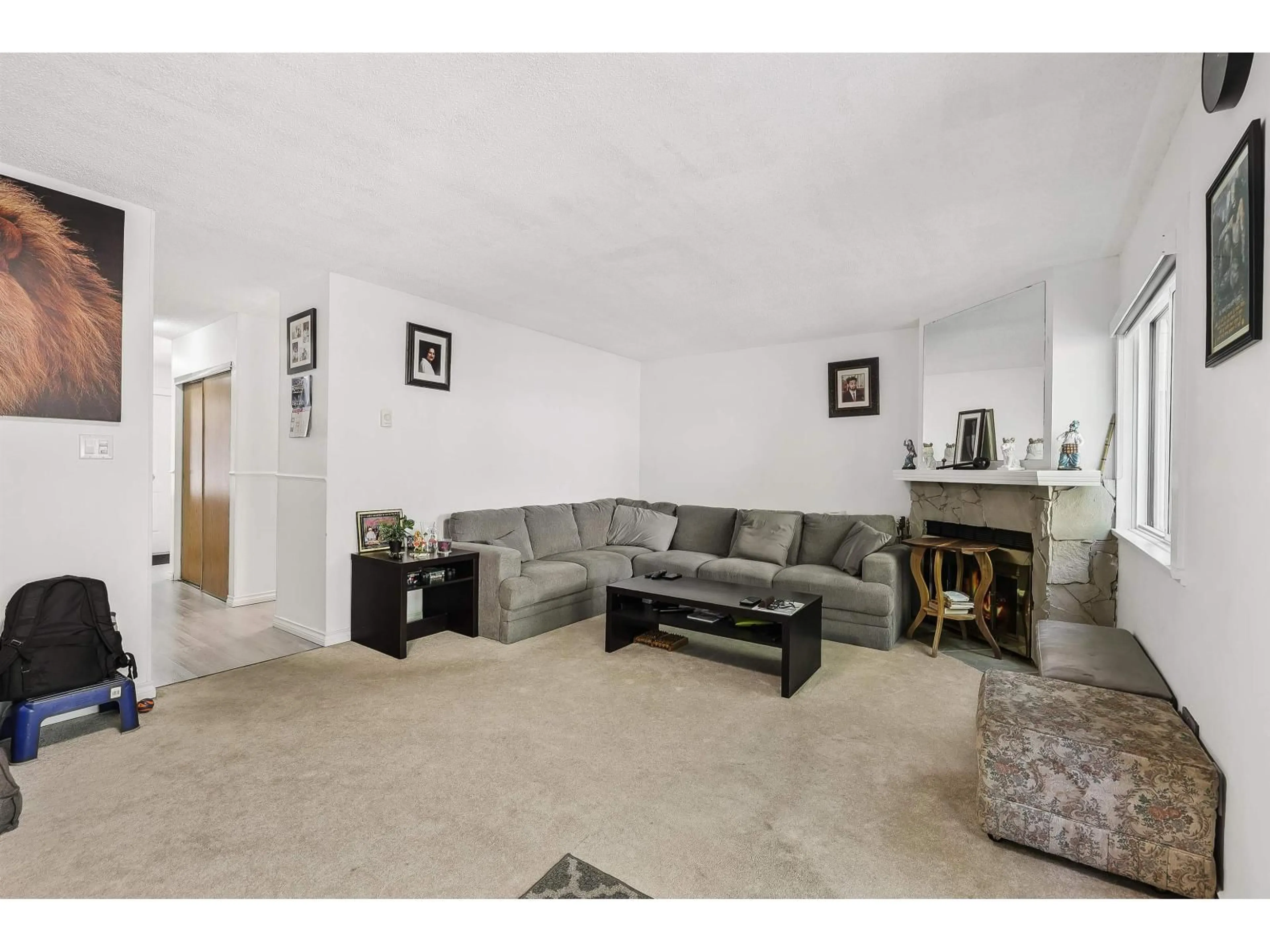 Living room with furniture, unknown for 13345 70B, Surrey British Columbia V3W7Z3