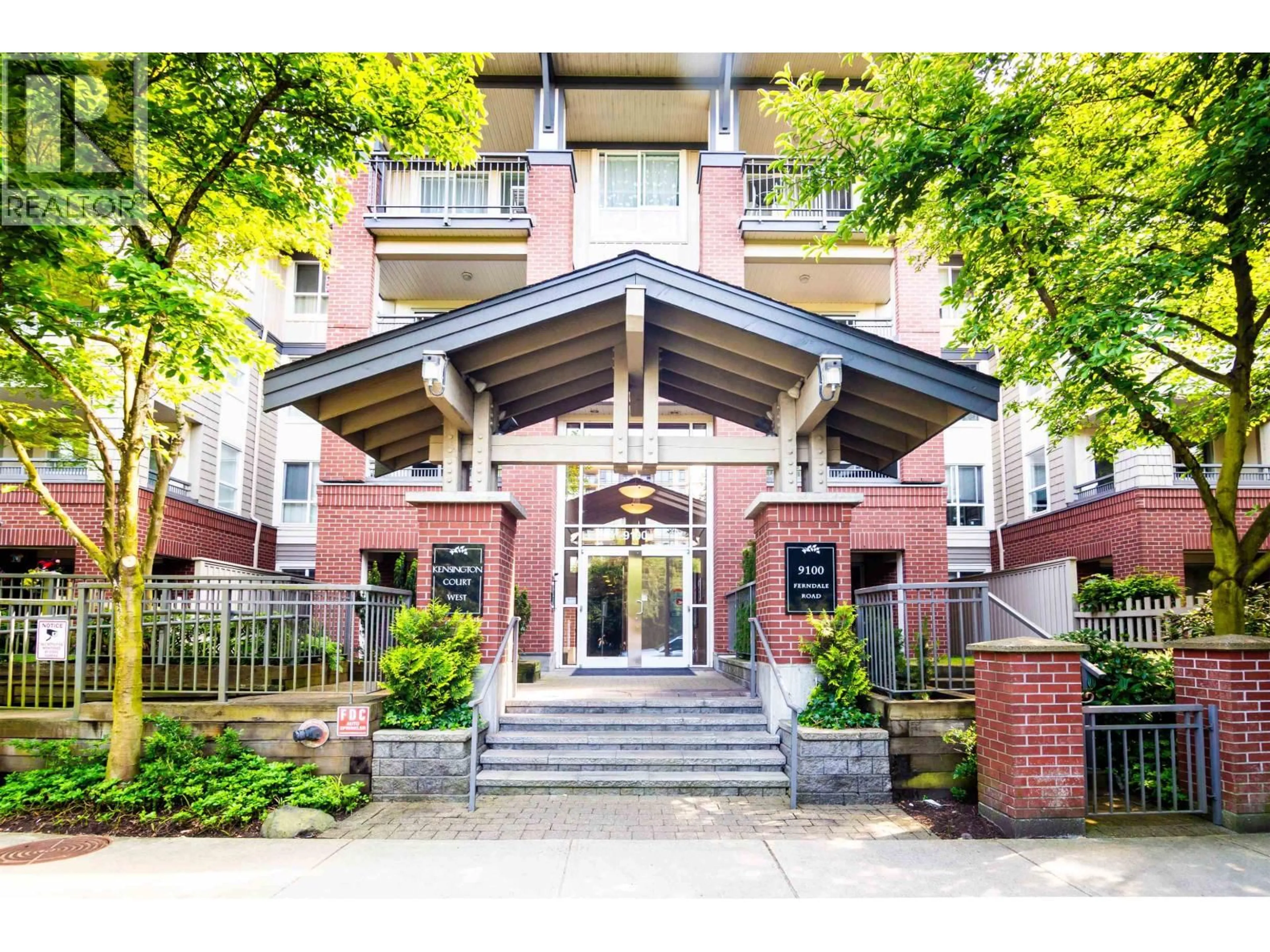 Indoor foyer for 476 - 9100 FERNDALE ROAD, Richmond British Columbia V6Y4L1