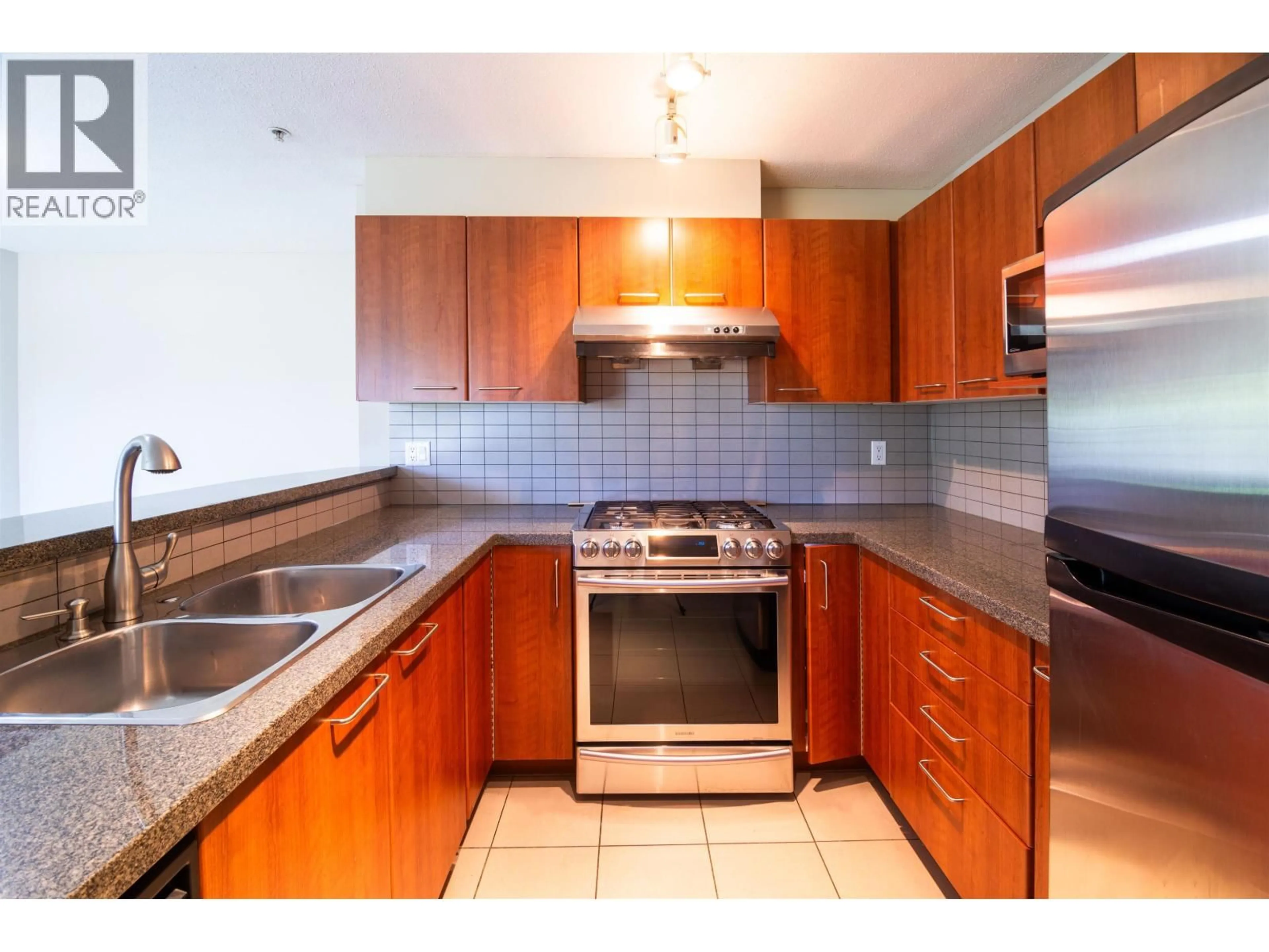 Standard kitchen, ceramic/tile floor for 476 - 9100 FERNDALE ROAD, Richmond British Columbia V6Y4L1
