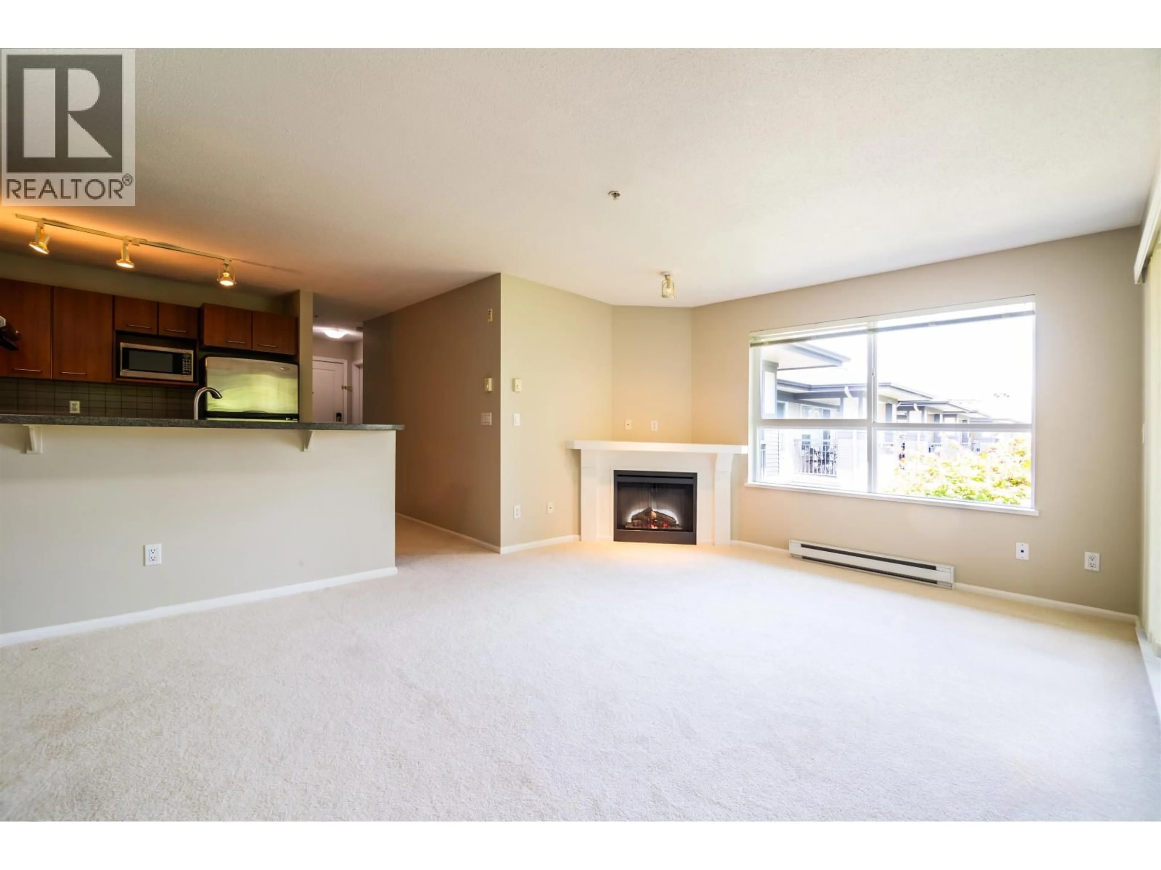 Living room with furniture, unknown for 476 - 9100 FERNDALE ROAD, Richmond British Columbia V6Y4L1