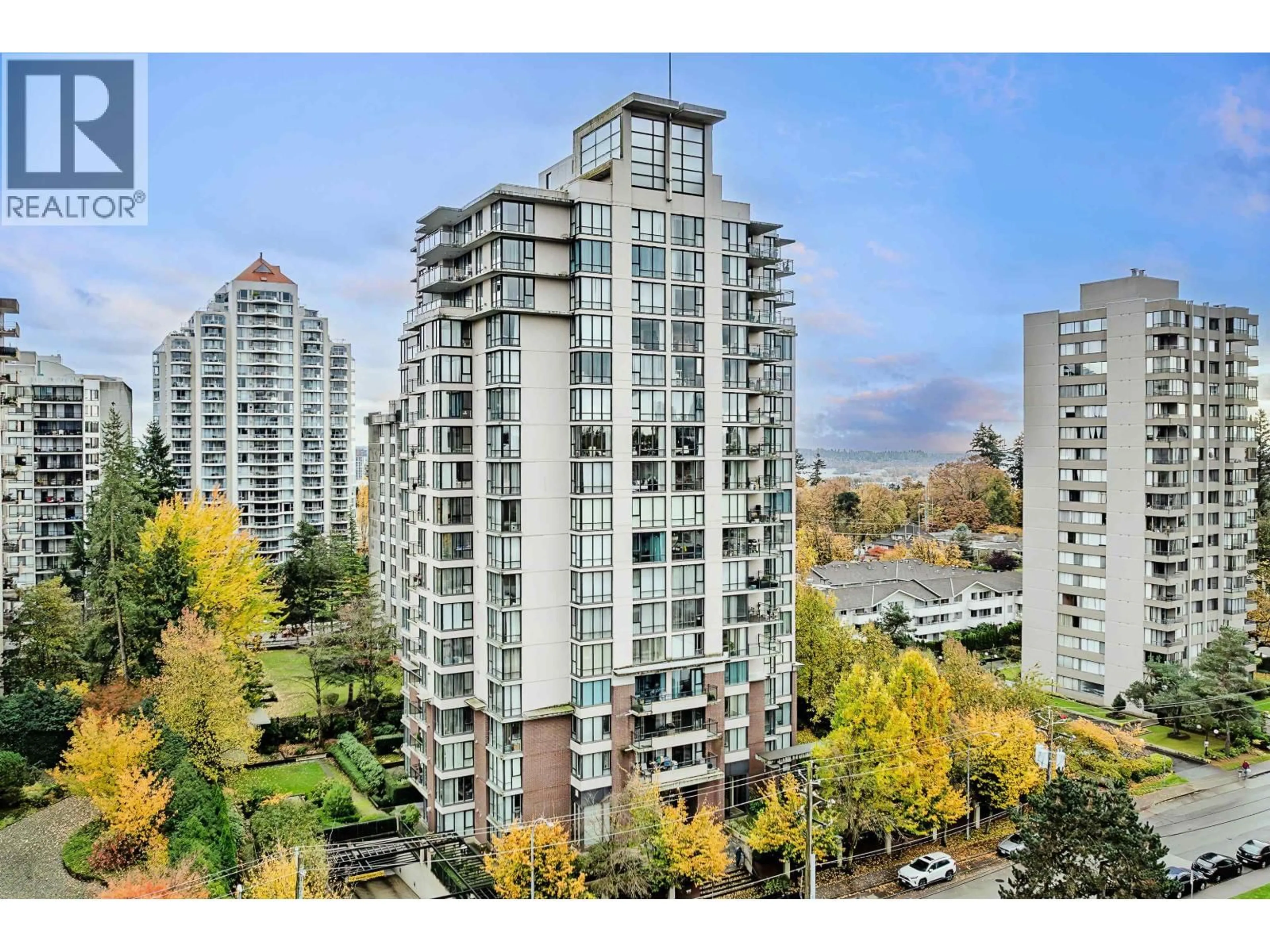 A pic from outside/outdoor area/front of a property/back of a property/a pic from drone, city buildings view from balcony for 701 - 720 HAMILTON STREET, New Westminster British Columbia V3M7A6