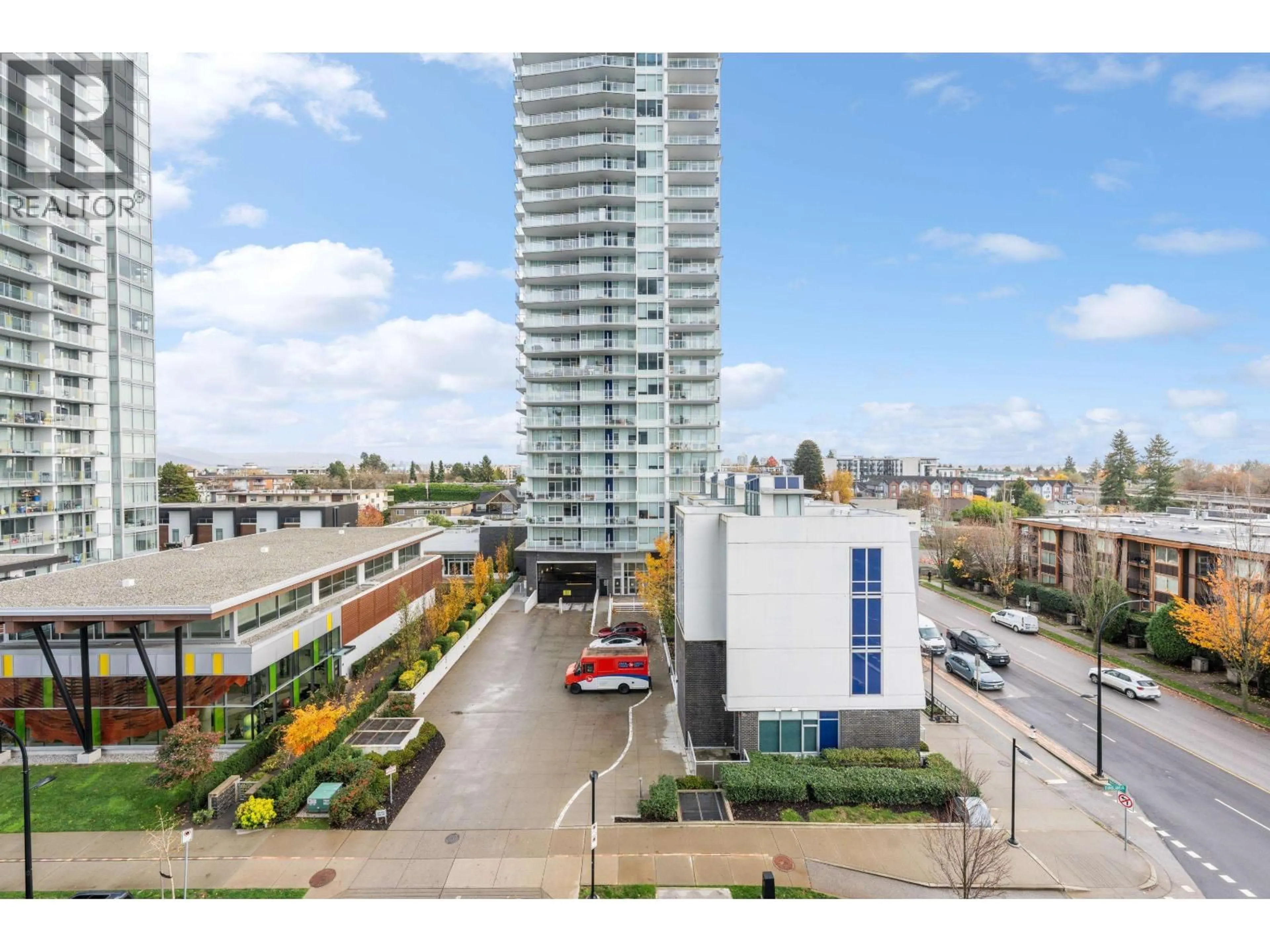 A pic from outside/outdoor area/front of a property/back of a property/a pic from drone, city buildings view from balcony for 606 - 6699 DUNBLANE AVENUE, Burnaby British Columbia V5H0J8