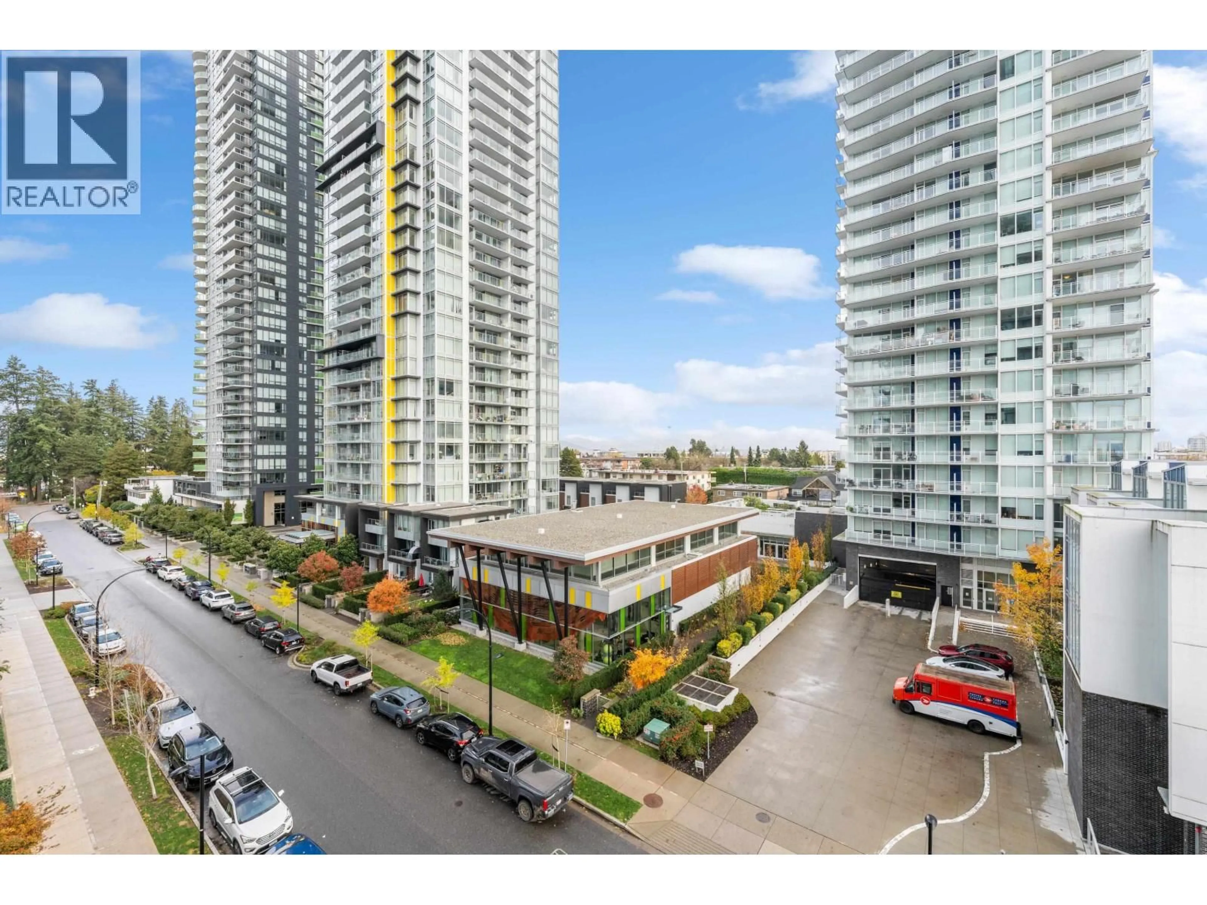 A pic from outside/outdoor area/front of a property/back of a property/a pic from drone, city buildings view from balcony for 606 - 6699 DUNBLANE AVENUE, Burnaby British Columbia V5H0J8