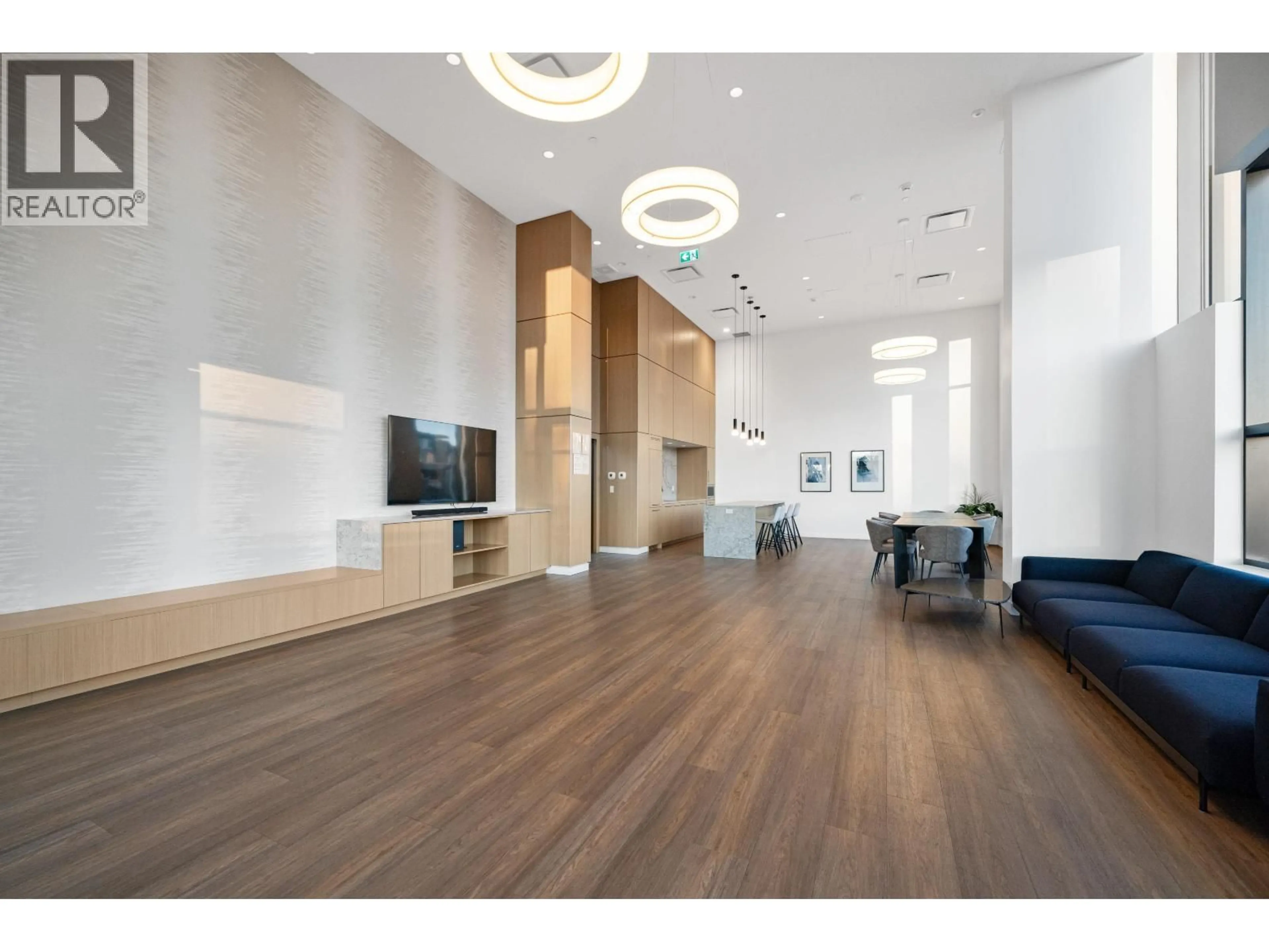 Indoor foyer for 606 - 6699 DUNBLANE AVENUE, Burnaby British Columbia V5H0J8