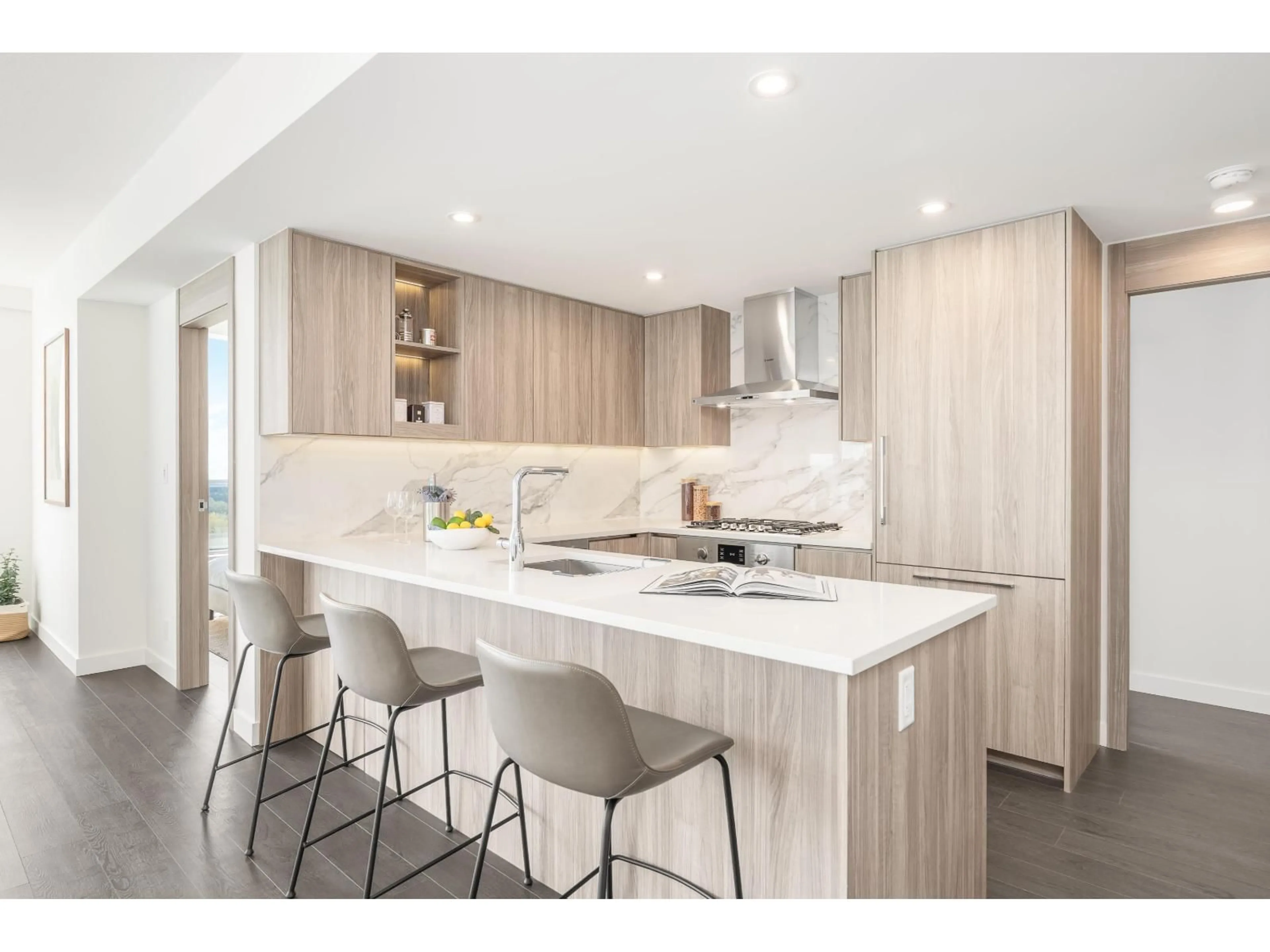 Contemporary kitchen, wood/laminate floor for 3307 - 13778 100, Surrey British Columbia V3T0V3
