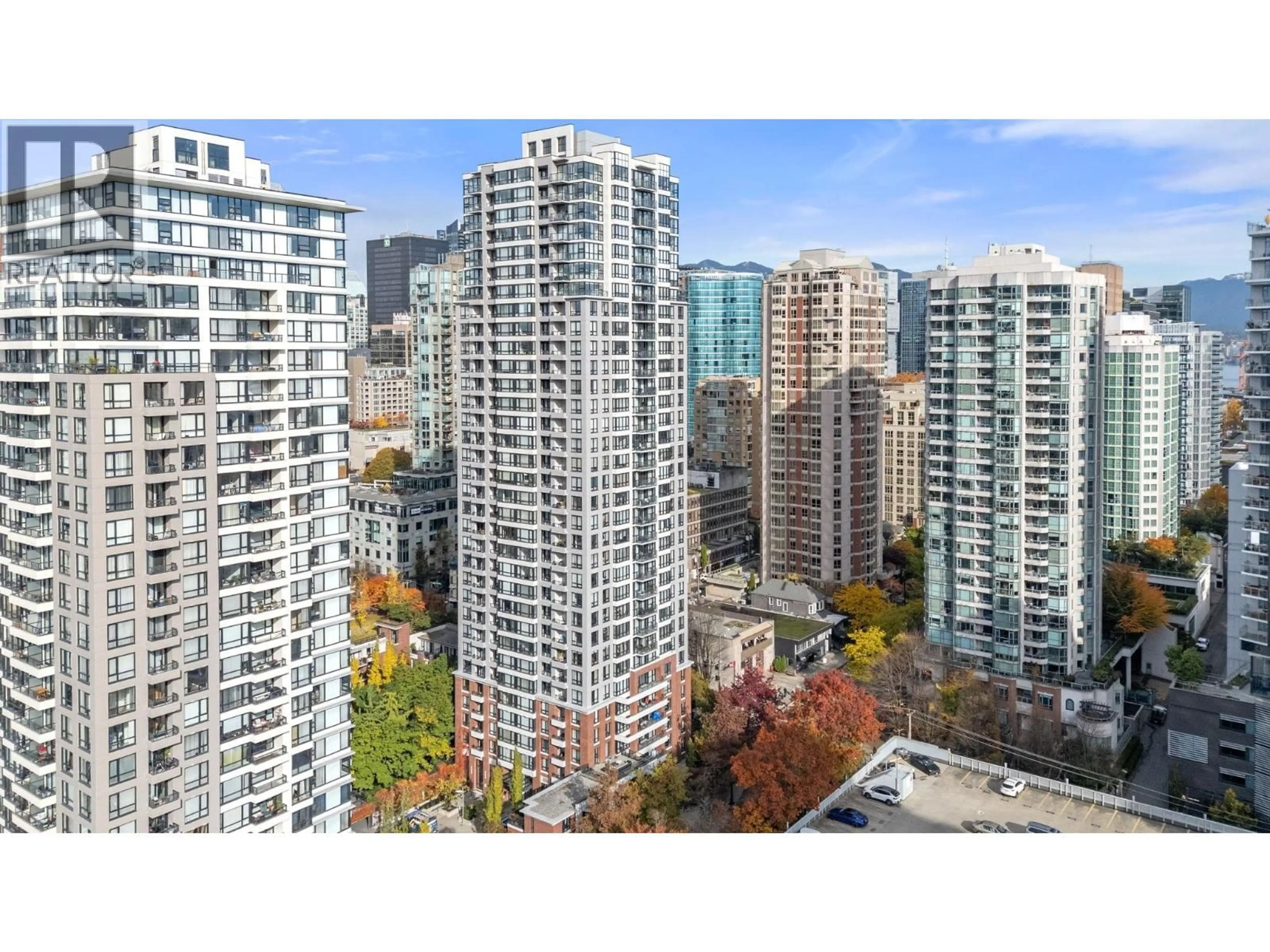 A pic from outside/outdoor area/front of a property/back of a property/a pic from drone, city buildings view from balcony for 502 - 909 MAINLAND STREET, Vancouver British Columbia V6B1S3