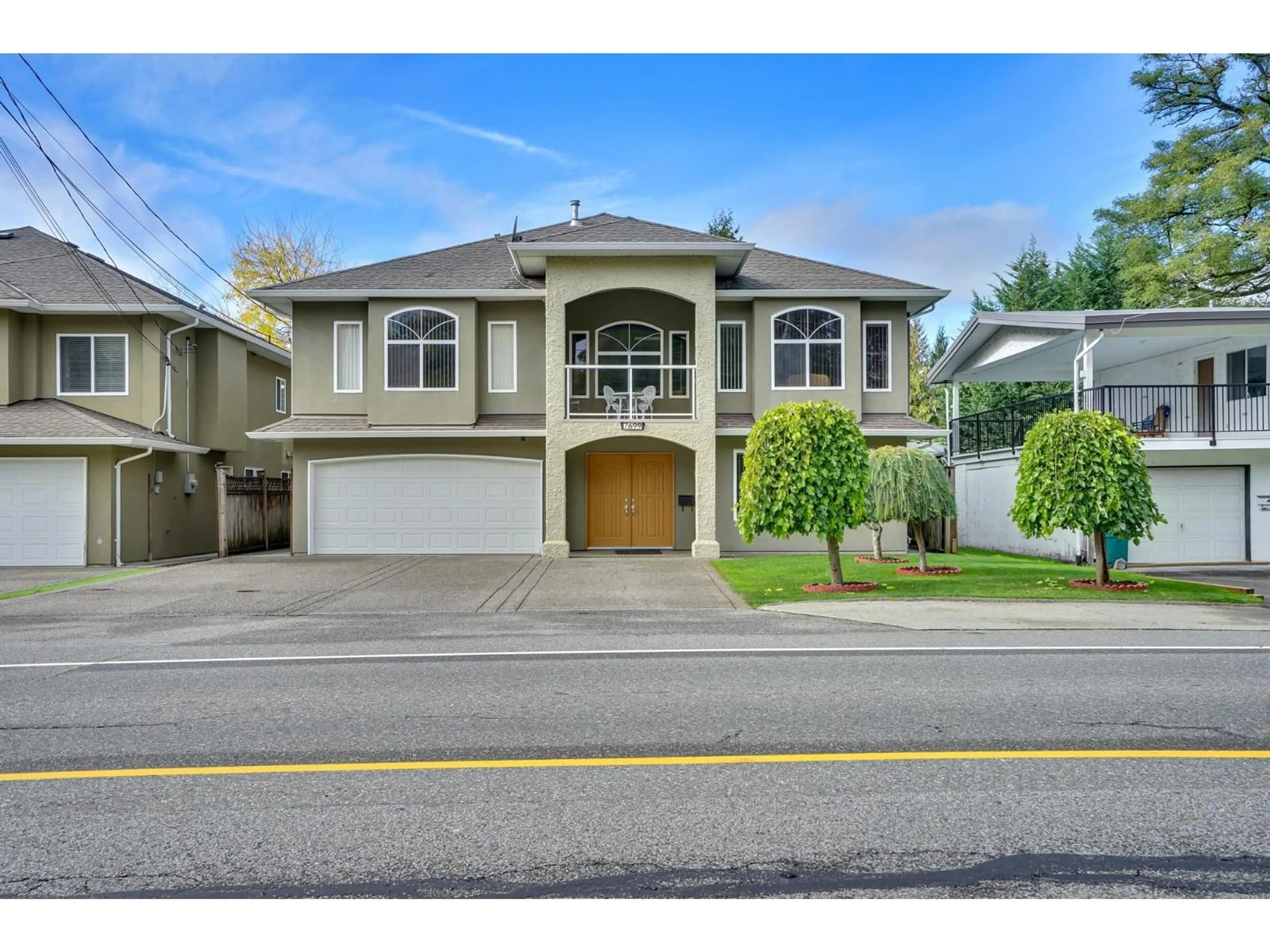 Home with vinyl exterior material, street for 7699 WREN, Mission British Columbia V2V3C2