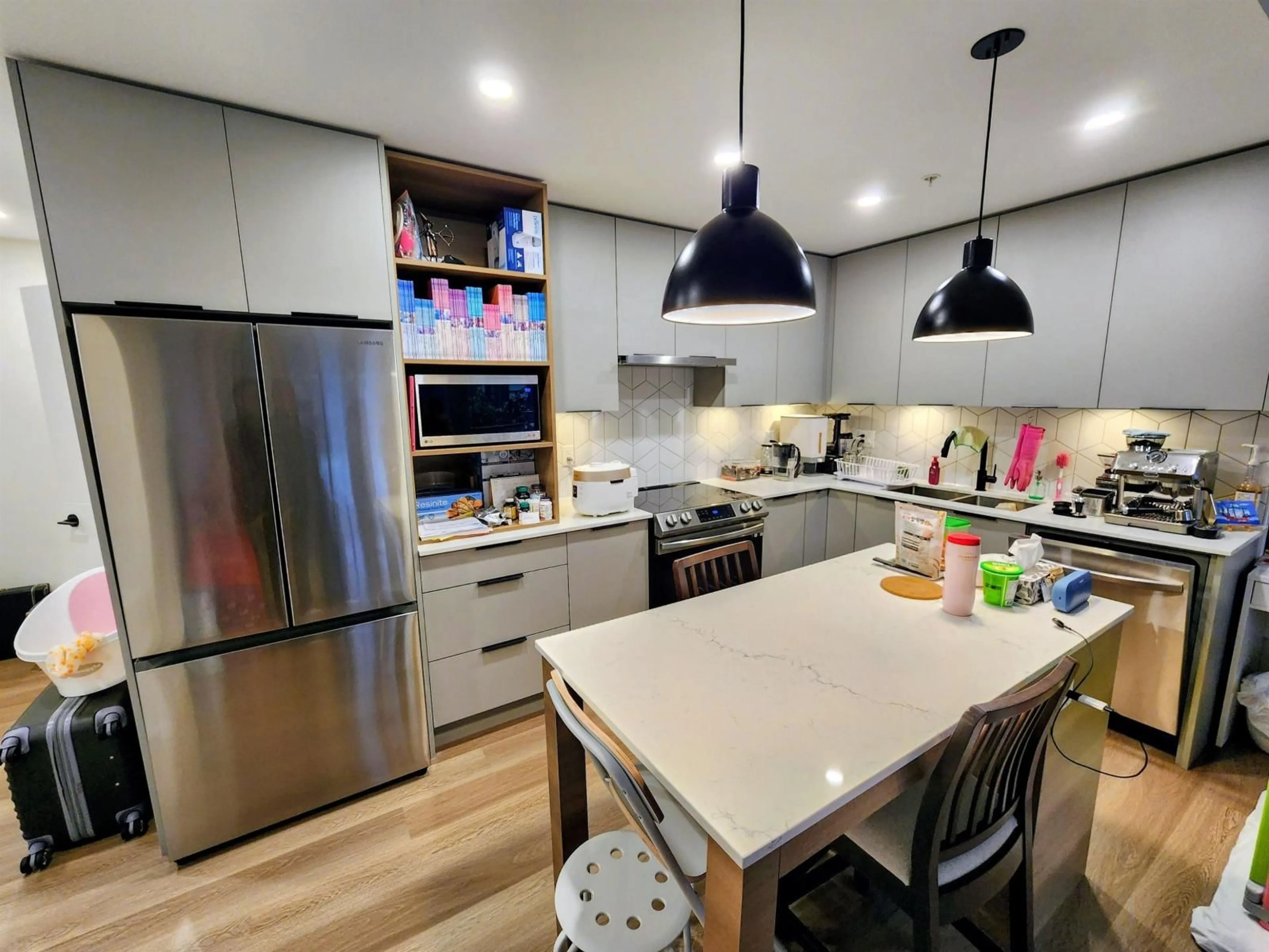 Contemporary kitchen, unknown for 201 - 10778 138, Surrey British Columbia V3T0S5