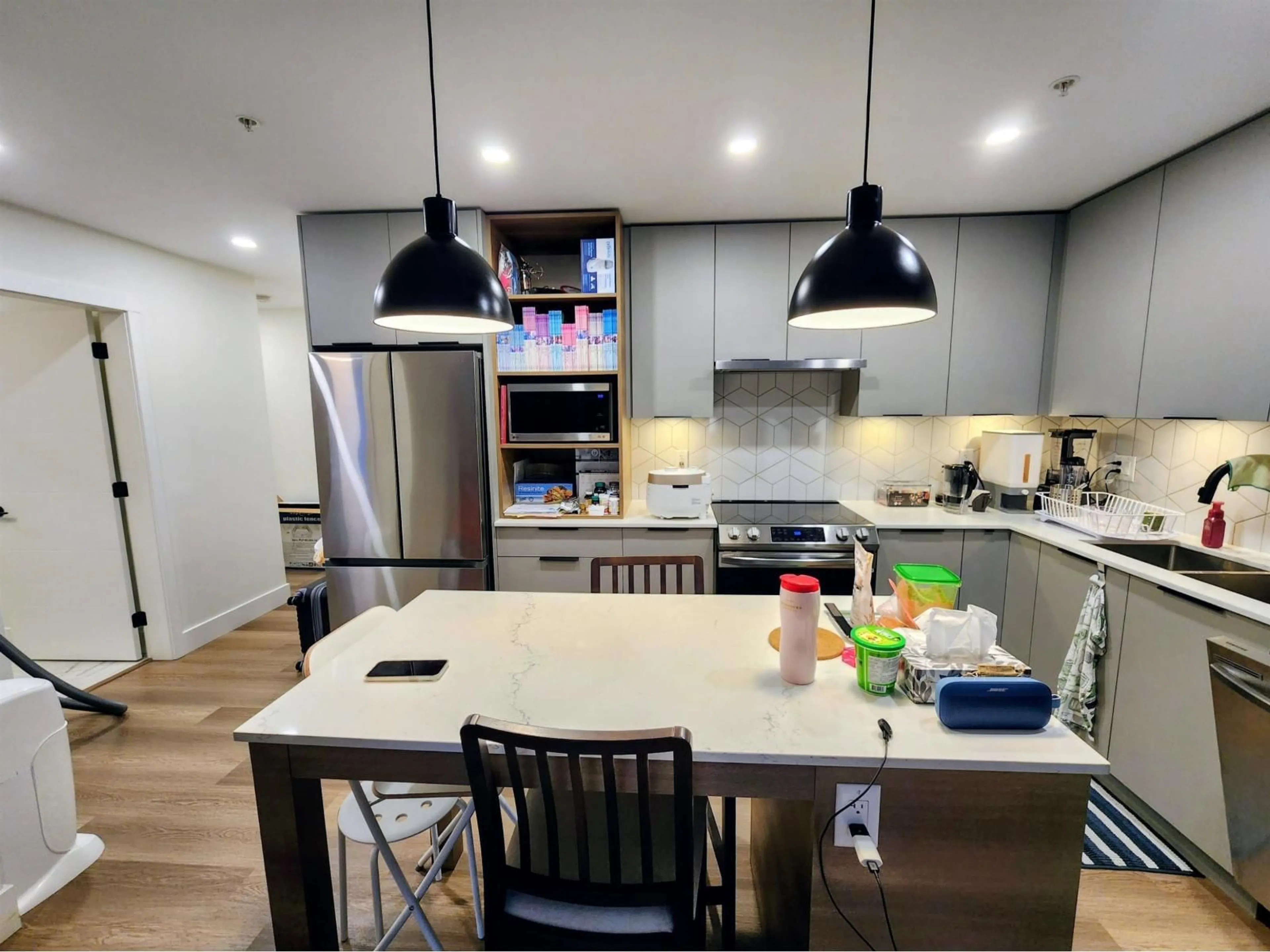 Contemporary kitchen, unknown for 201 - 10778 138, Surrey British Columbia V3T0S5