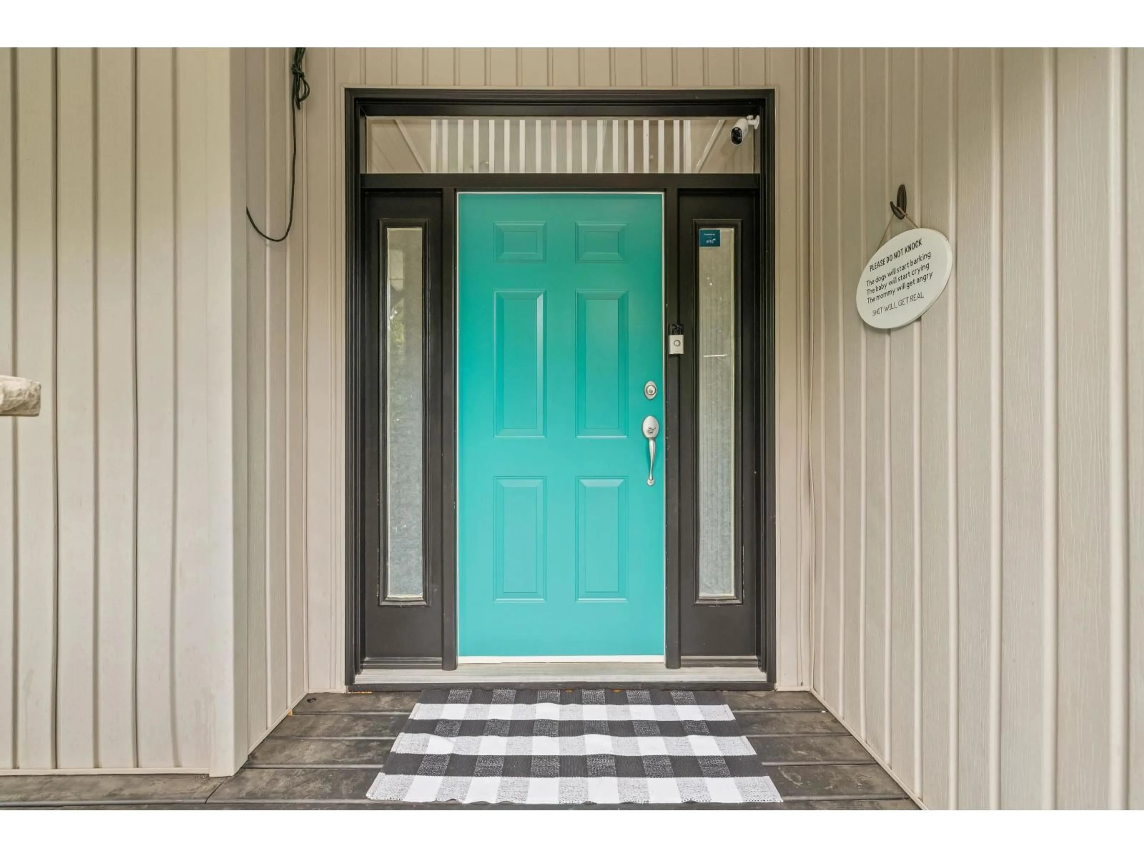 Indoor entryway for 8540 DOERKSEN, Mission British Columbia V2V7C4