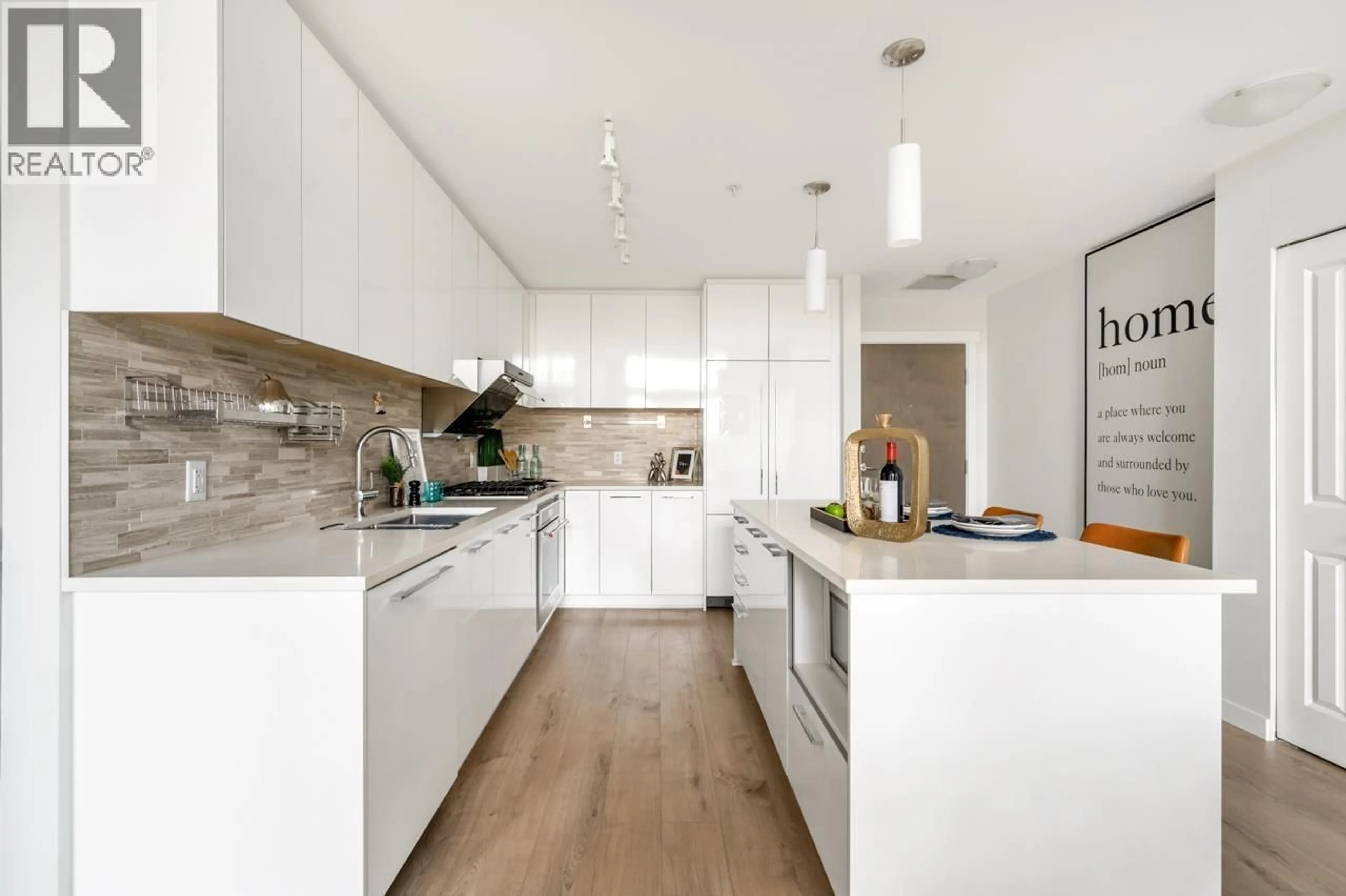 Contemporary kitchen, wood/laminate floor for 432 - 9551 ALEXANDRA ROAD, Richmond British Columbia V6X0S6