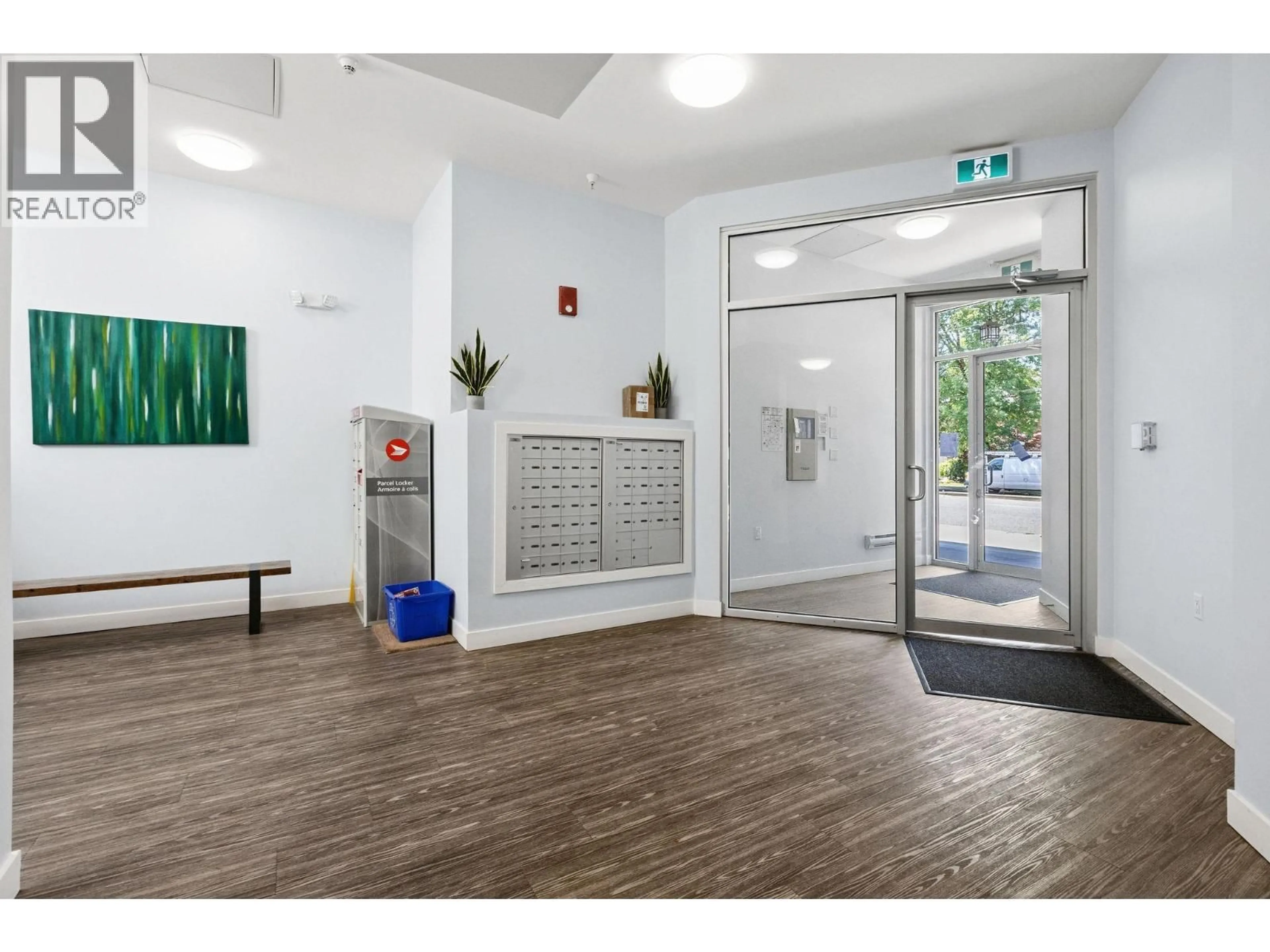 Indoor foyer for 212 - 1838 RENFREW STREET, Vancouver British Columbia V5M3H9