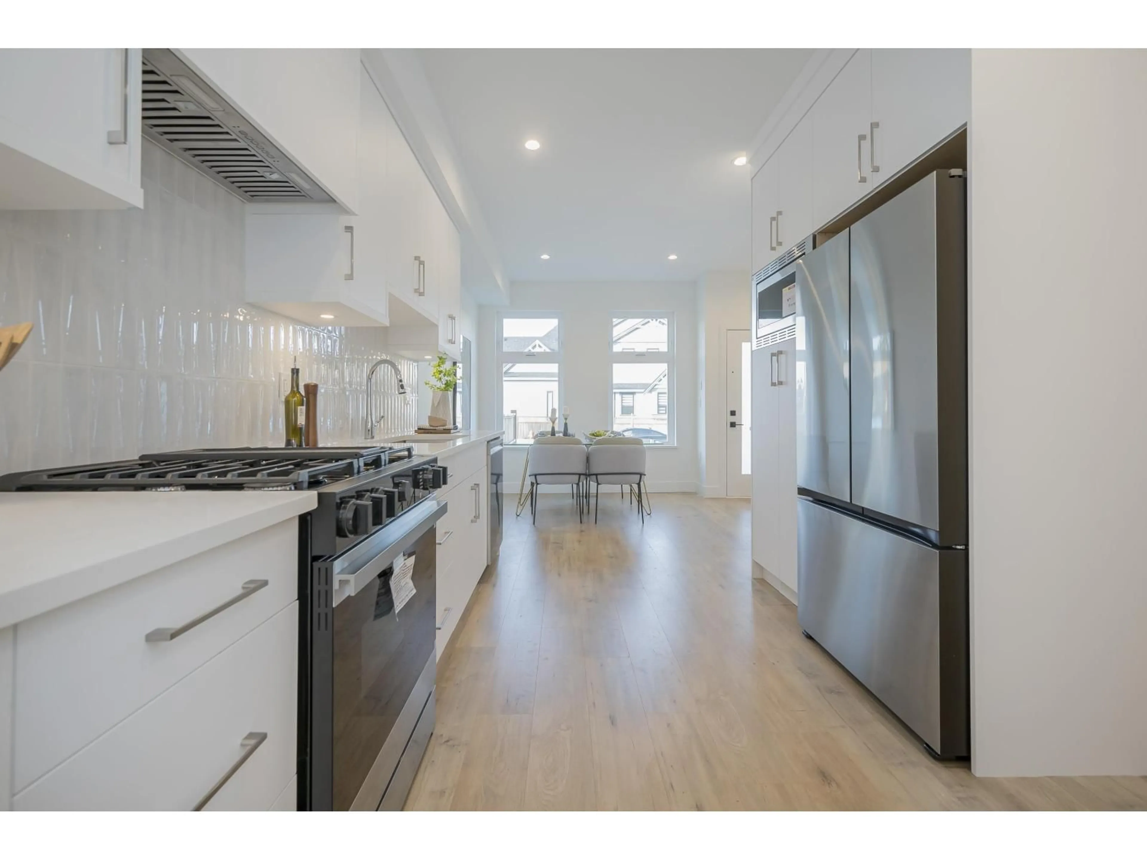 Open concept kitchen, unknown for 6 - 12770 105, Surrey British Columbia V3V0H2