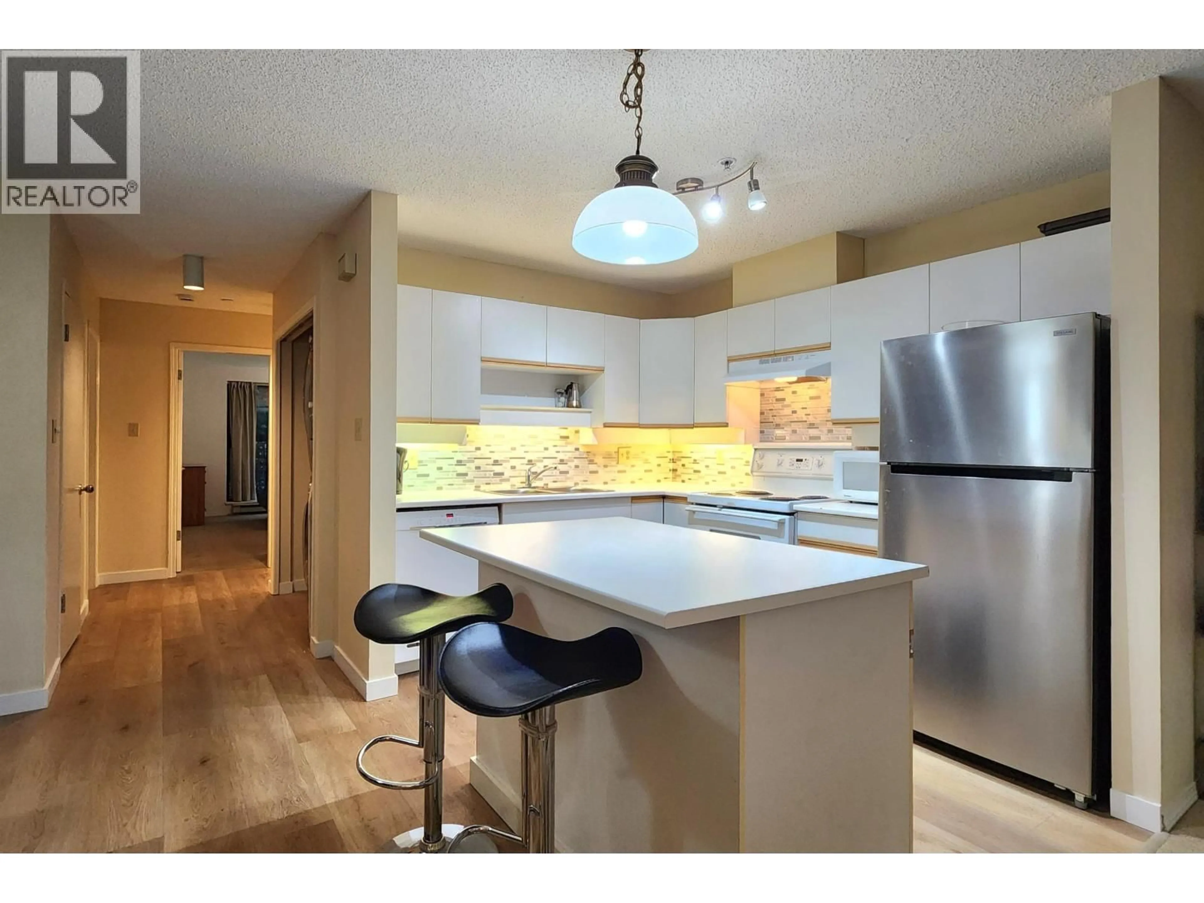 Open concept kitchen, unknown for 7 - 4725 SPEARHEAD DRIVE, Whistler British Columbia V8E1E6