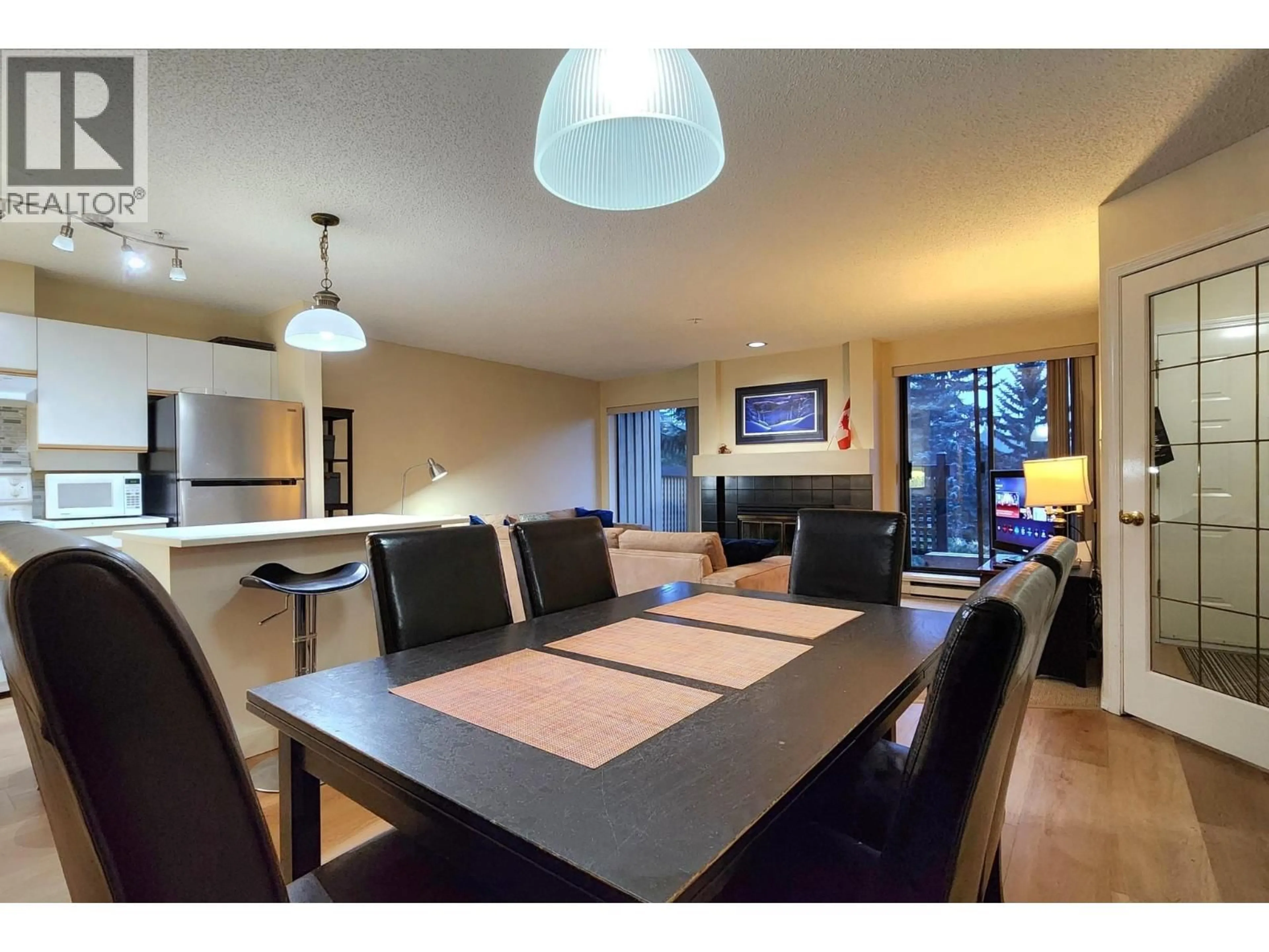 Dining room, wood/laminate floor for 7 - 4725 SPEARHEAD DRIVE, Whistler British Columbia V8E1E6