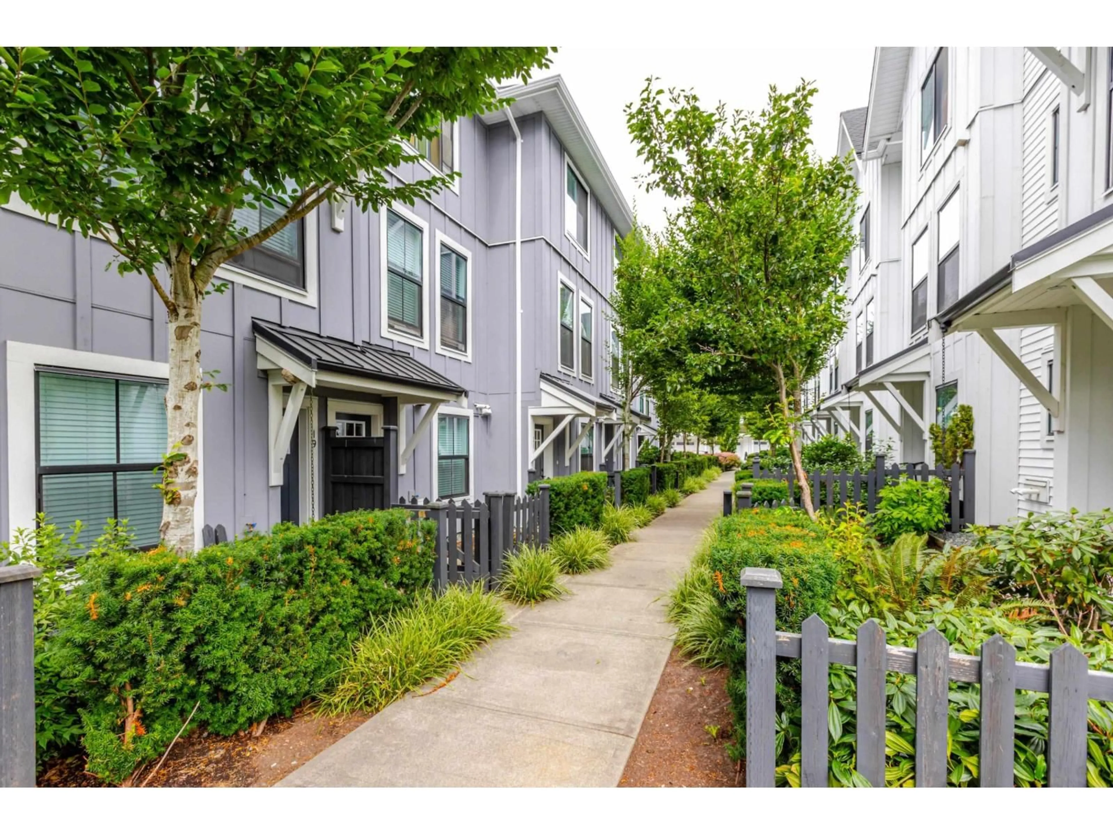 Patio, street for 21 - 5945 176A, Surrey British Columbia V3S0A2