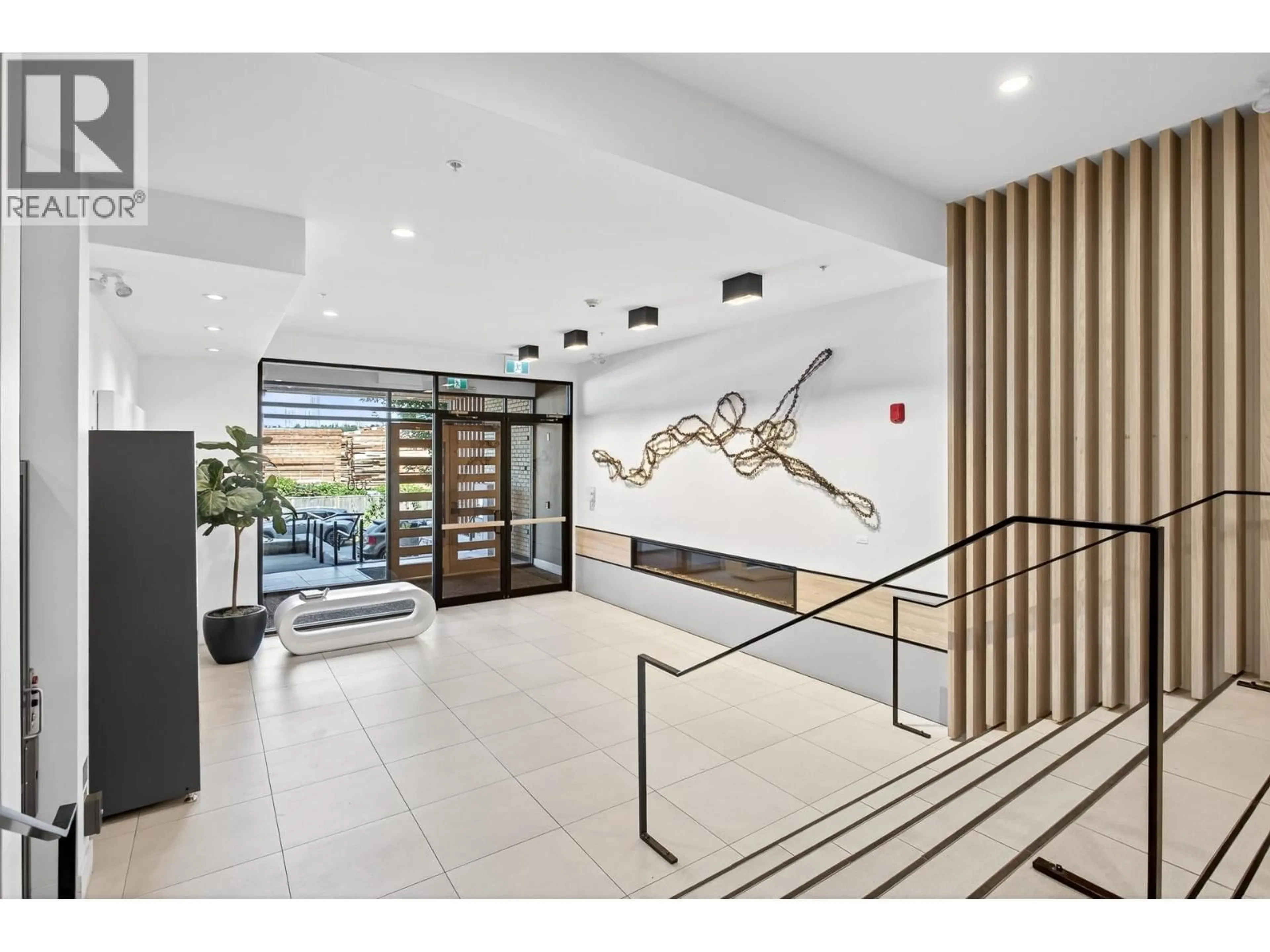 Indoor foyer for 307 - 300 SALTER STREET, New Westminster British Columbia V3M0L9