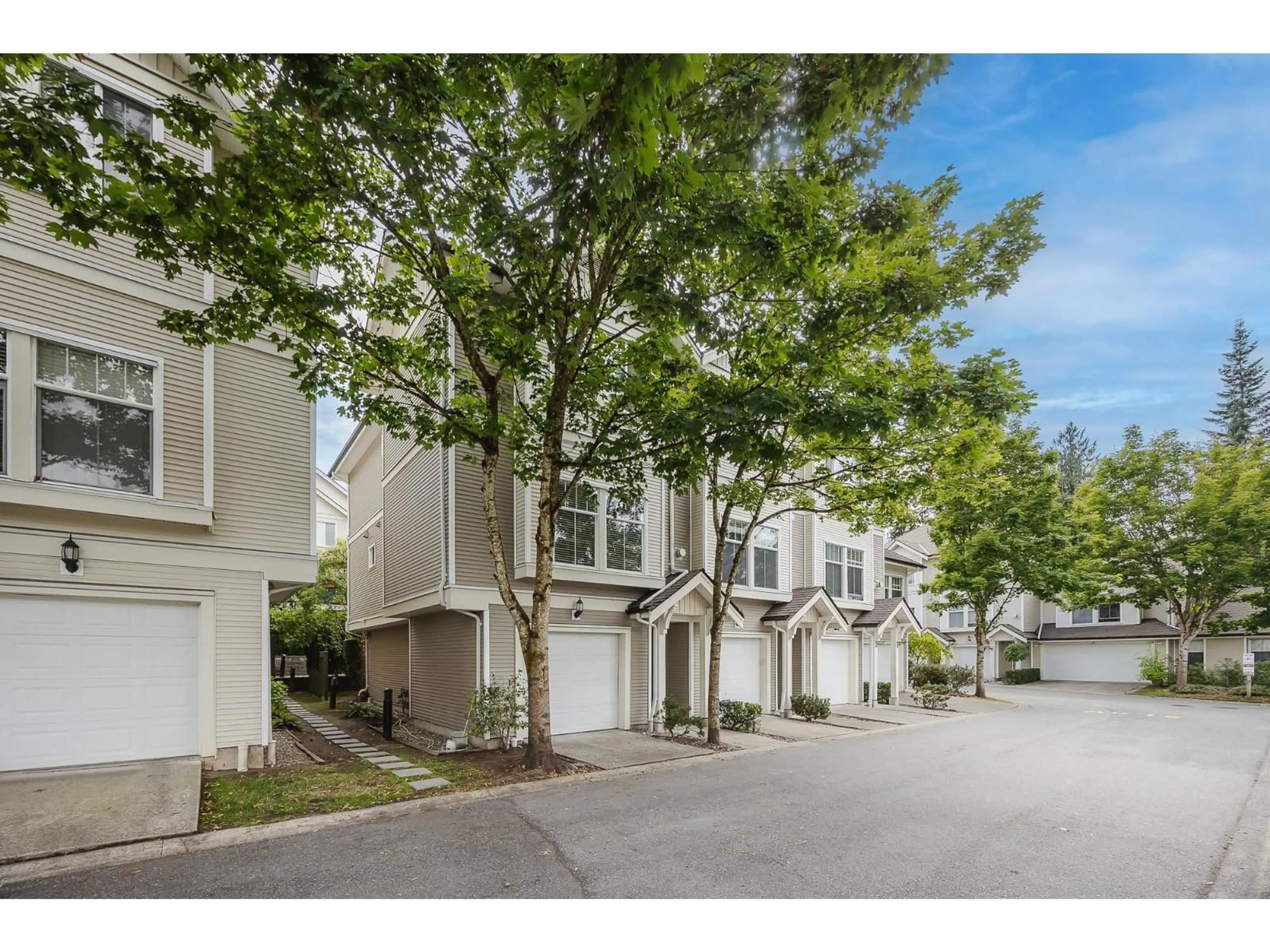 Unknown for 30 - 21535 88, Langley British Columbia V1M4E5