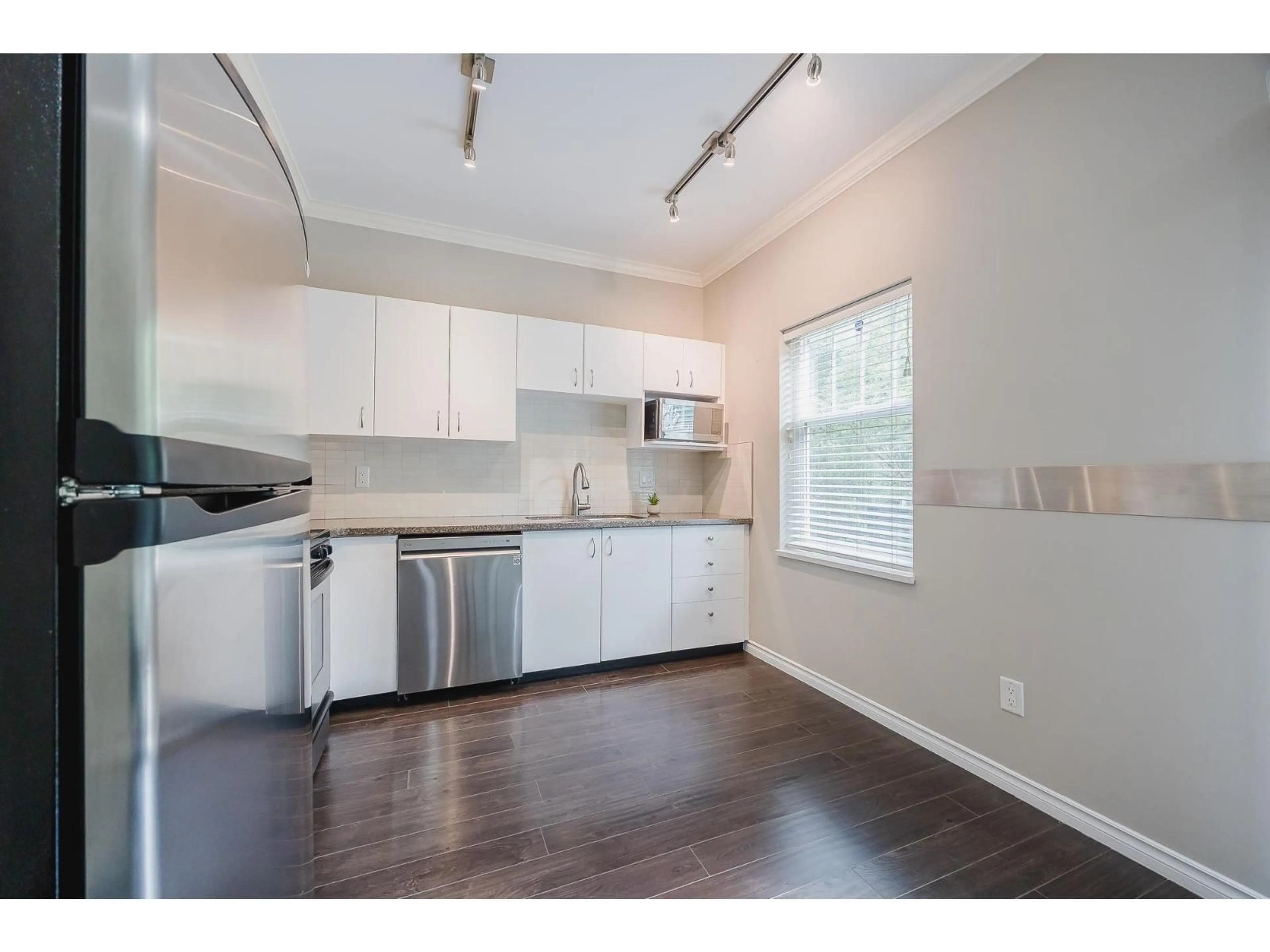 Unknown for 30 - 21535 88, Langley British Columbia V1M4E5