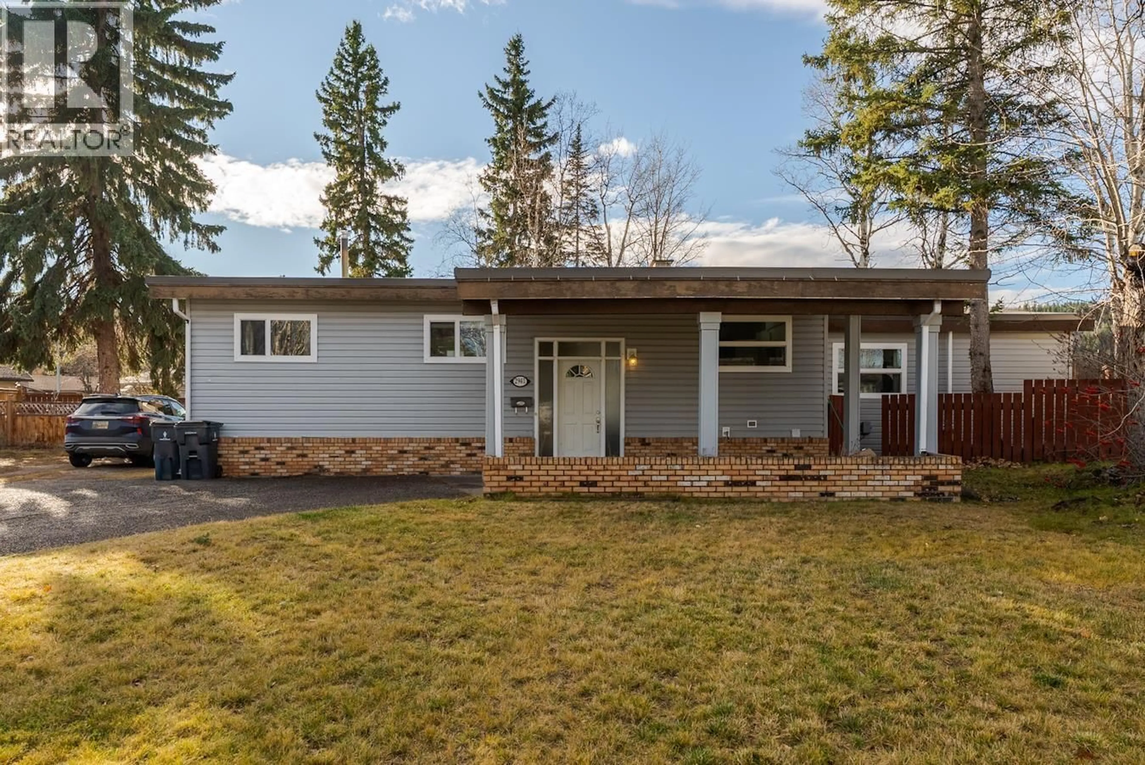 Home with vinyl exterior material, unknown for 2941 BESSBOROUGH AVENUE, Prince George British Columbia V2N1H5