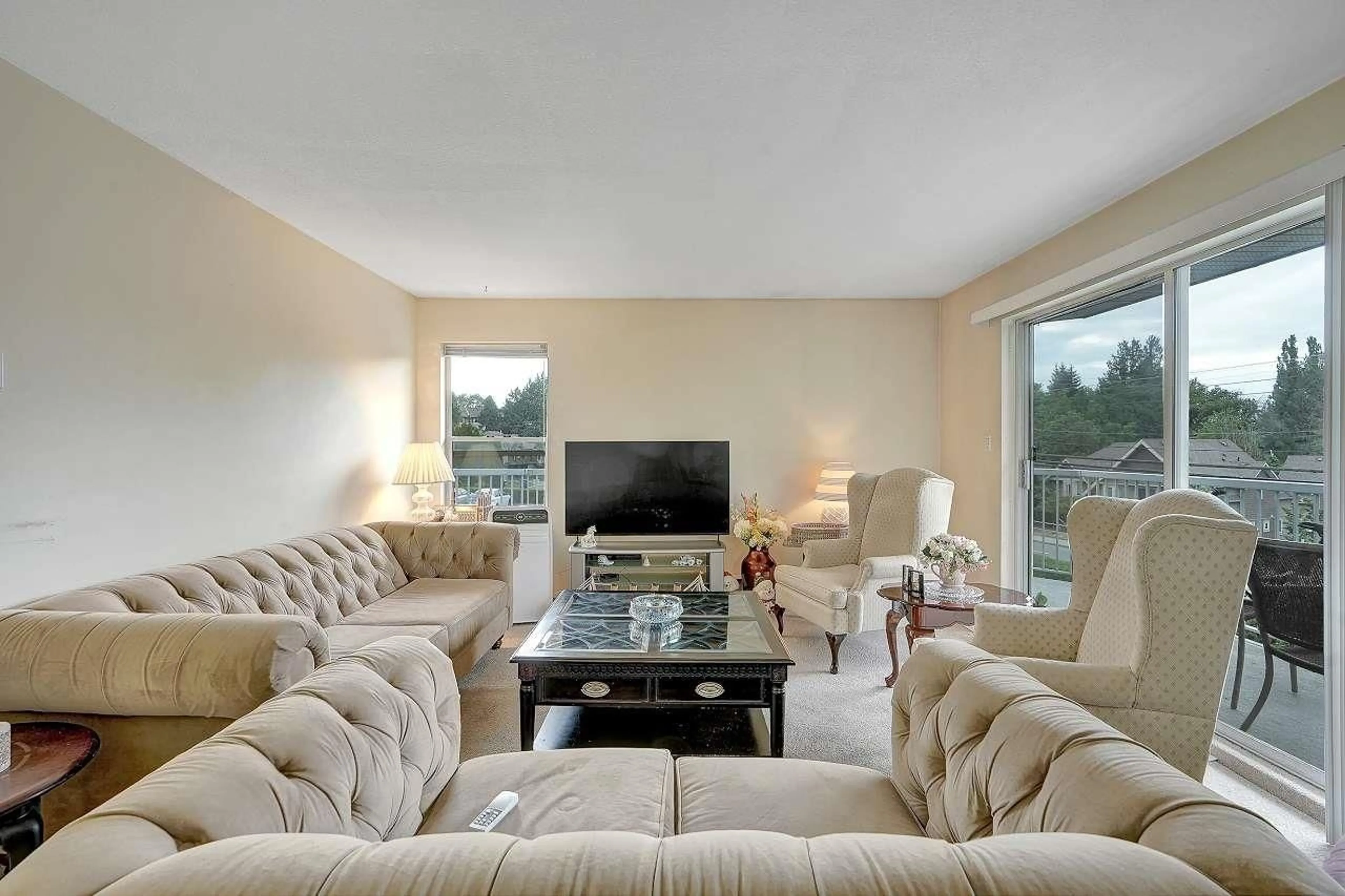 Living room with furniture, unknown for 104 - 2750 FULLER, Abbotsford British Columbia V2S3K1