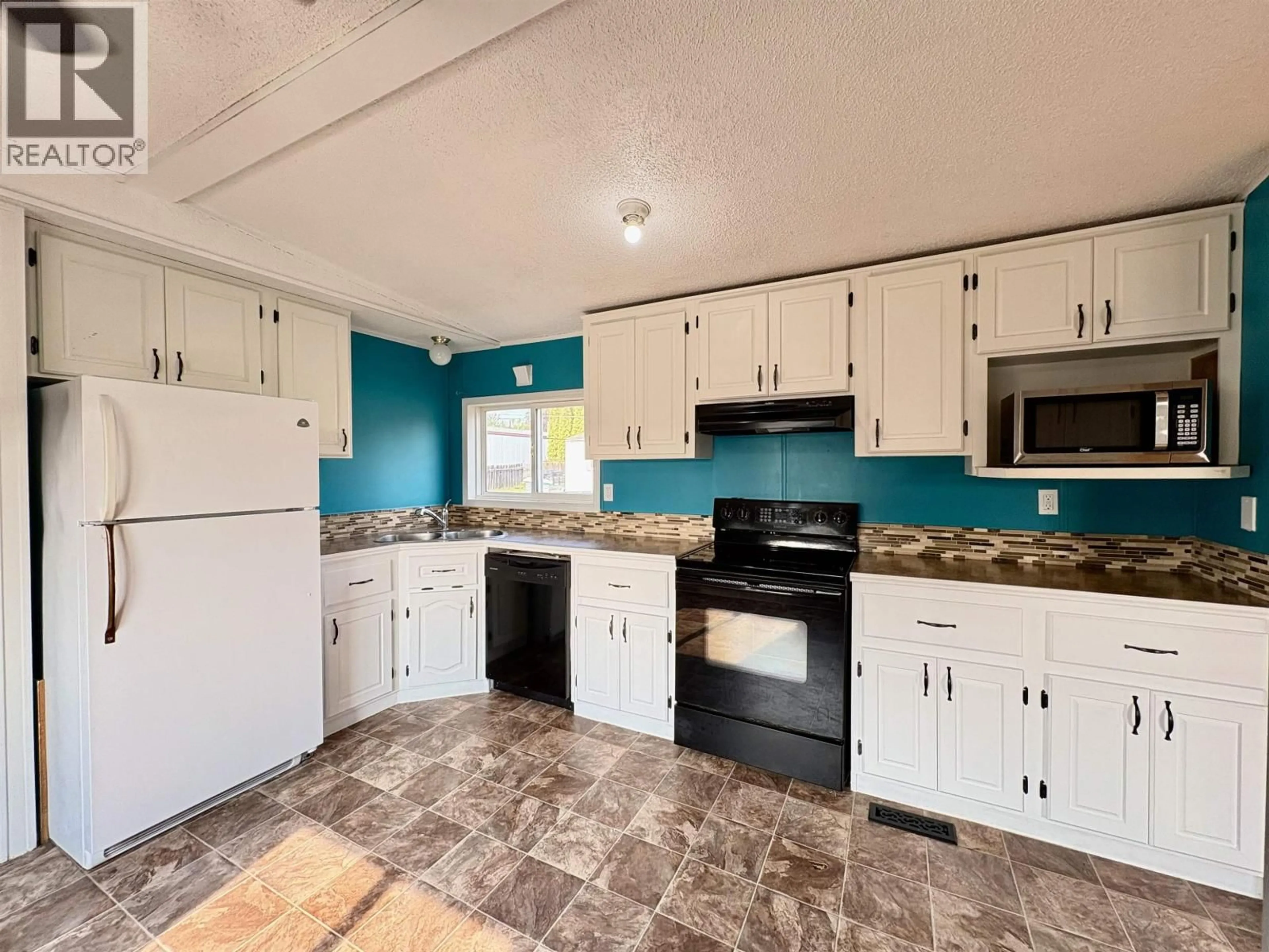 Standard kitchen, ceramic/tile floor for 289 BLACKBURN ROAD, Prince George British Columbia V2N6G1
