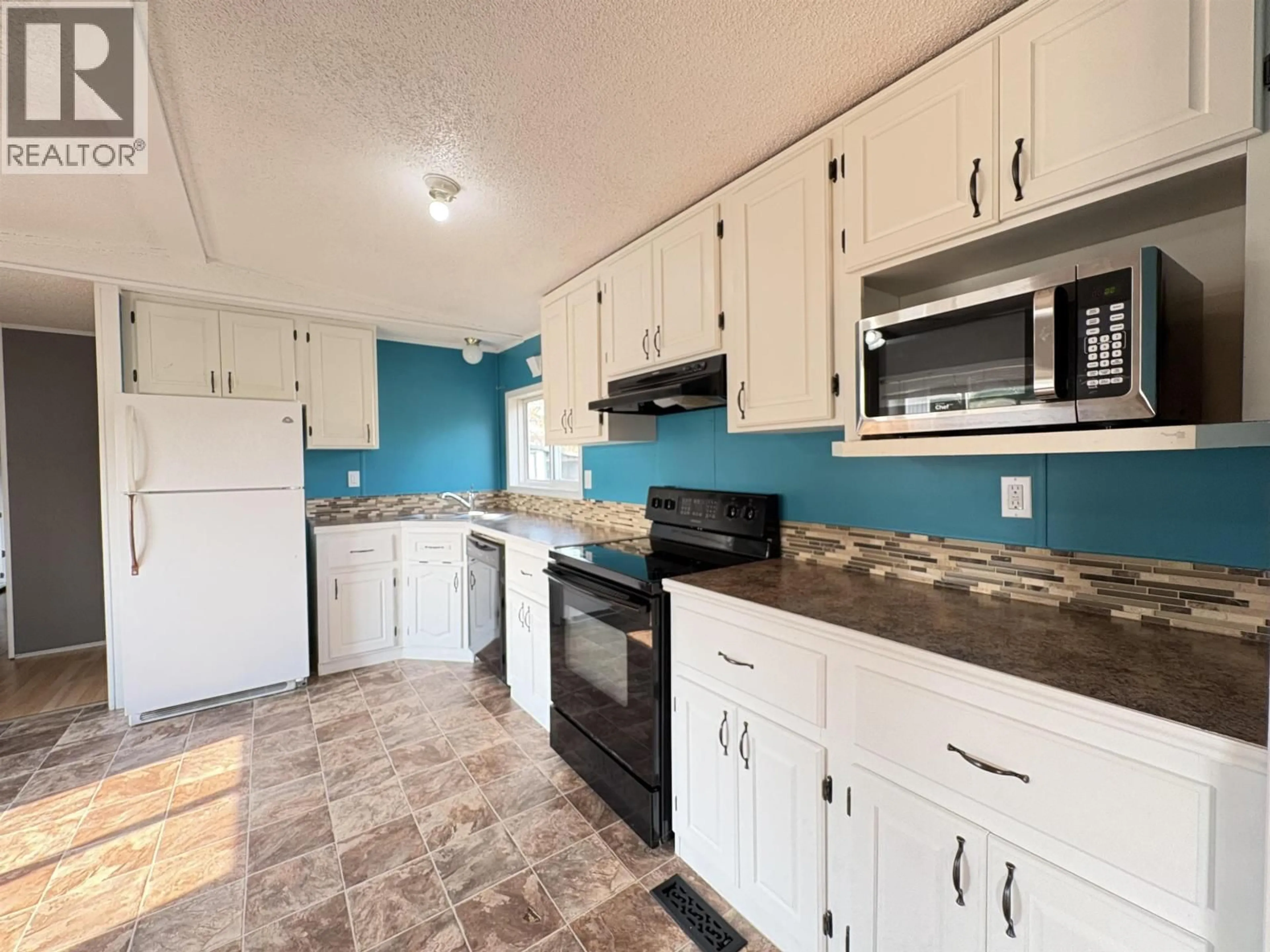 Standard kitchen, ceramic/tile floor for 289 BLACKBURN ROAD, Prince George British Columbia V2N6G1