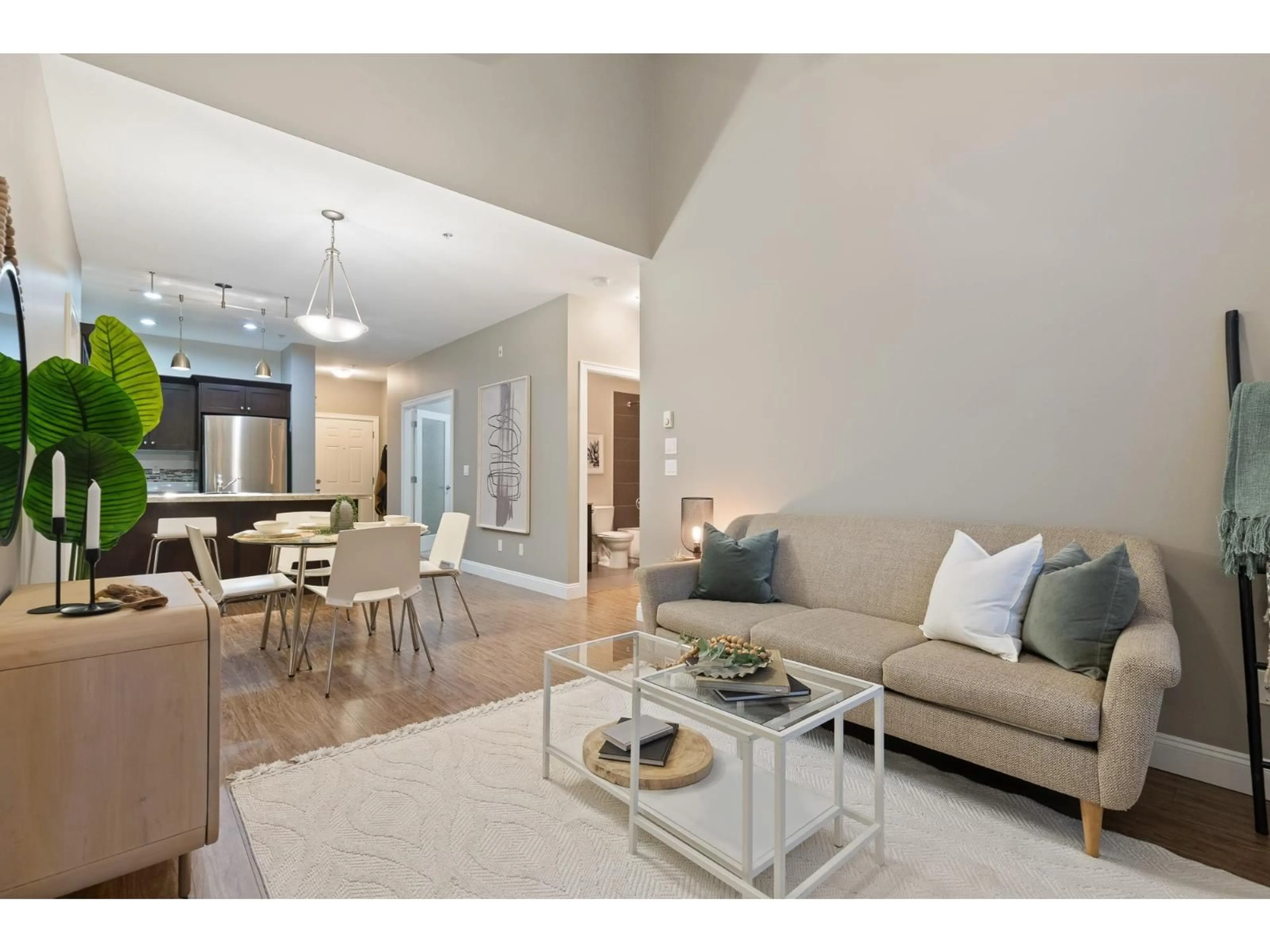 Living room with furniture, unknown for 406 - 45640 ALMA AVENUE, Chilliwack British Columbia V2R0P8