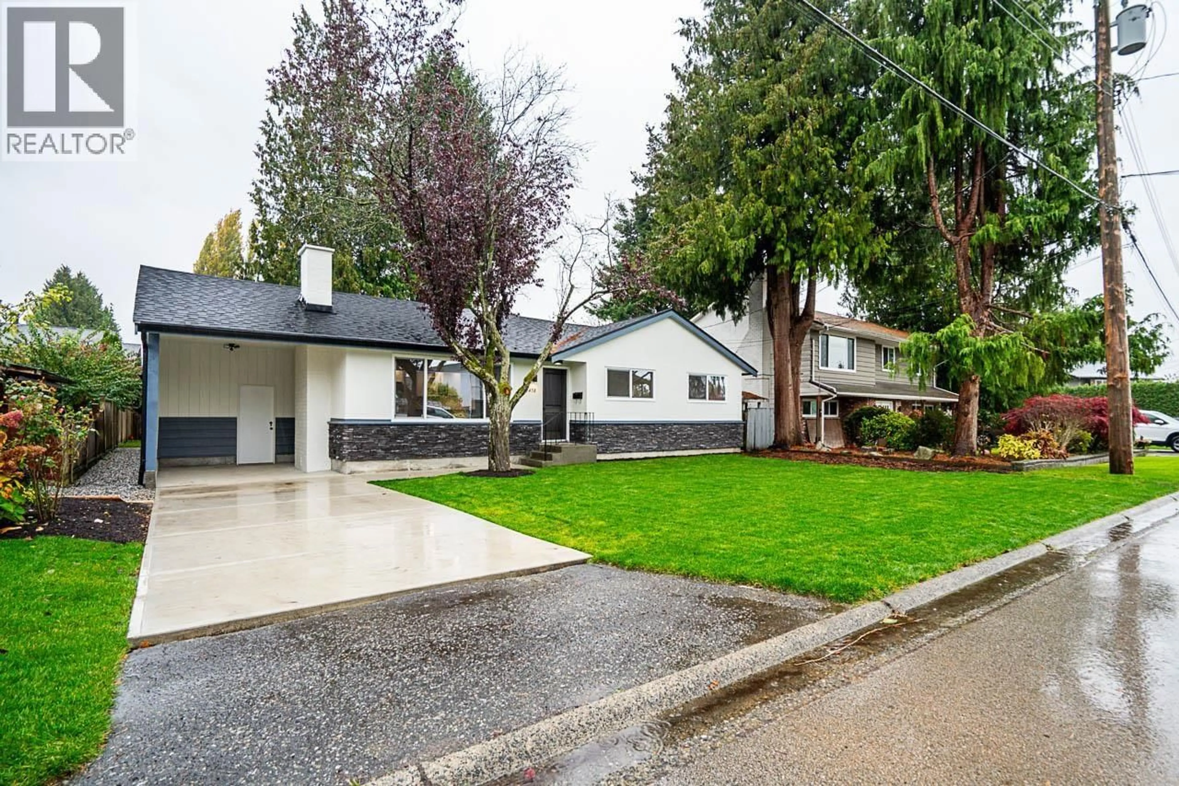 Home with vinyl exterior material, street for 5458 CHESTNUT CRESCENT, Delta British Columbia V4K1J4