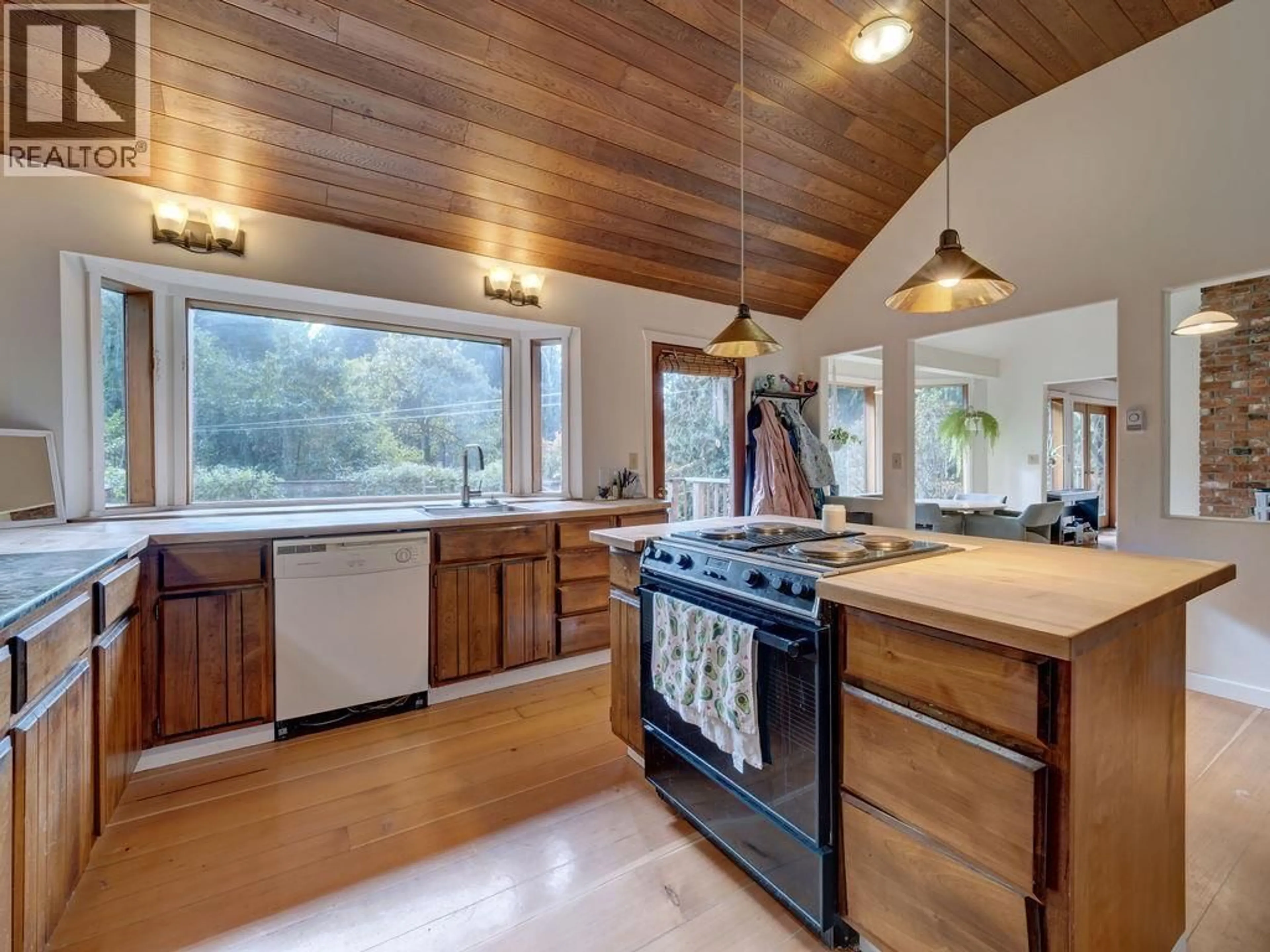 Open concept kitchen, unknown for 1321 MARLENE ROAD, Roberts Creek British Columbia V0N2W2