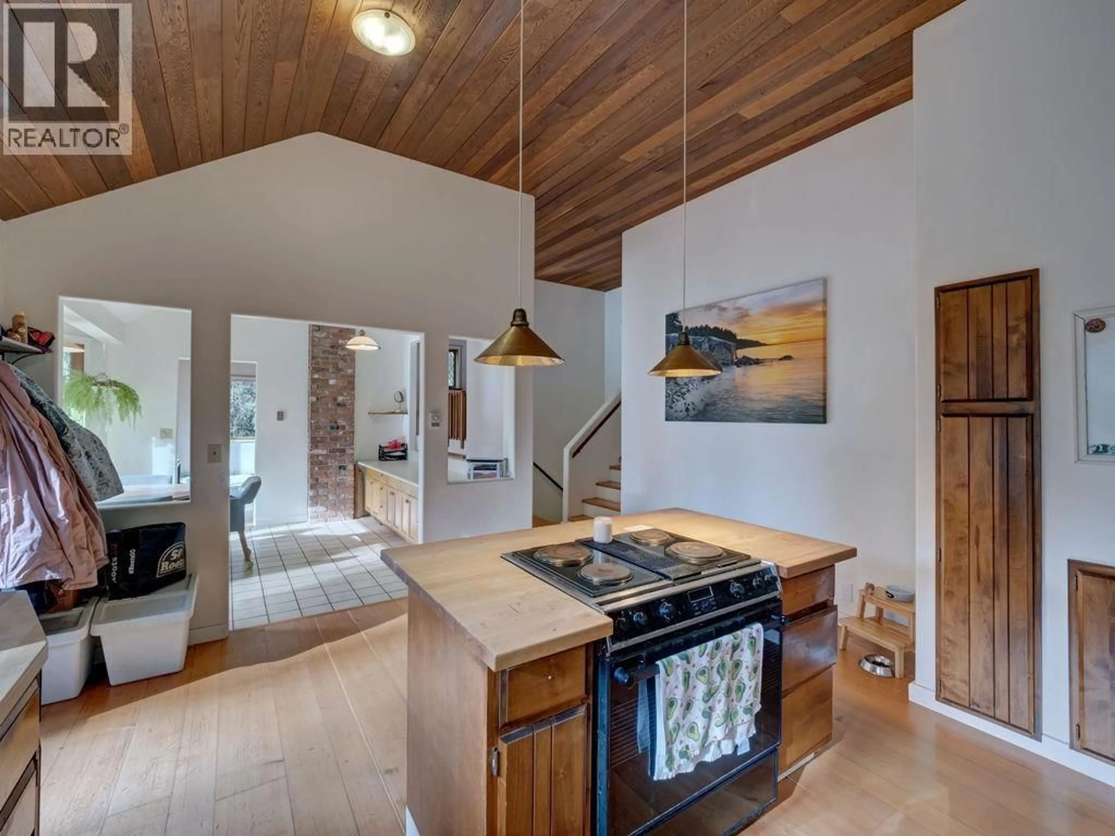 Open concept kitchen, unknown for 1321 MARLENE ROAD, Roberts Creek British Columbia V0N2W2