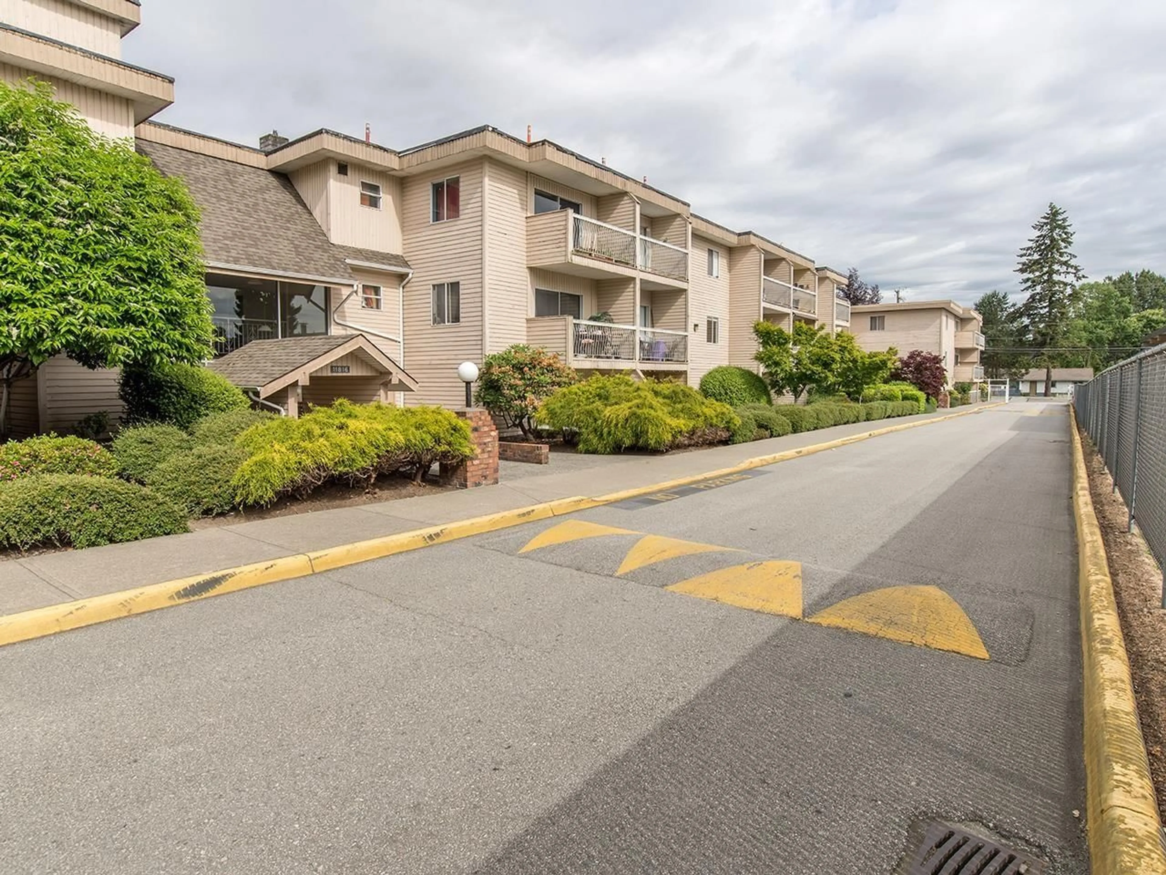 A pic from outside/outdoor area/front of a property/back of a property/a pic from drone, street for 312 - 11816 88, Delta British Columbia V4C3C5