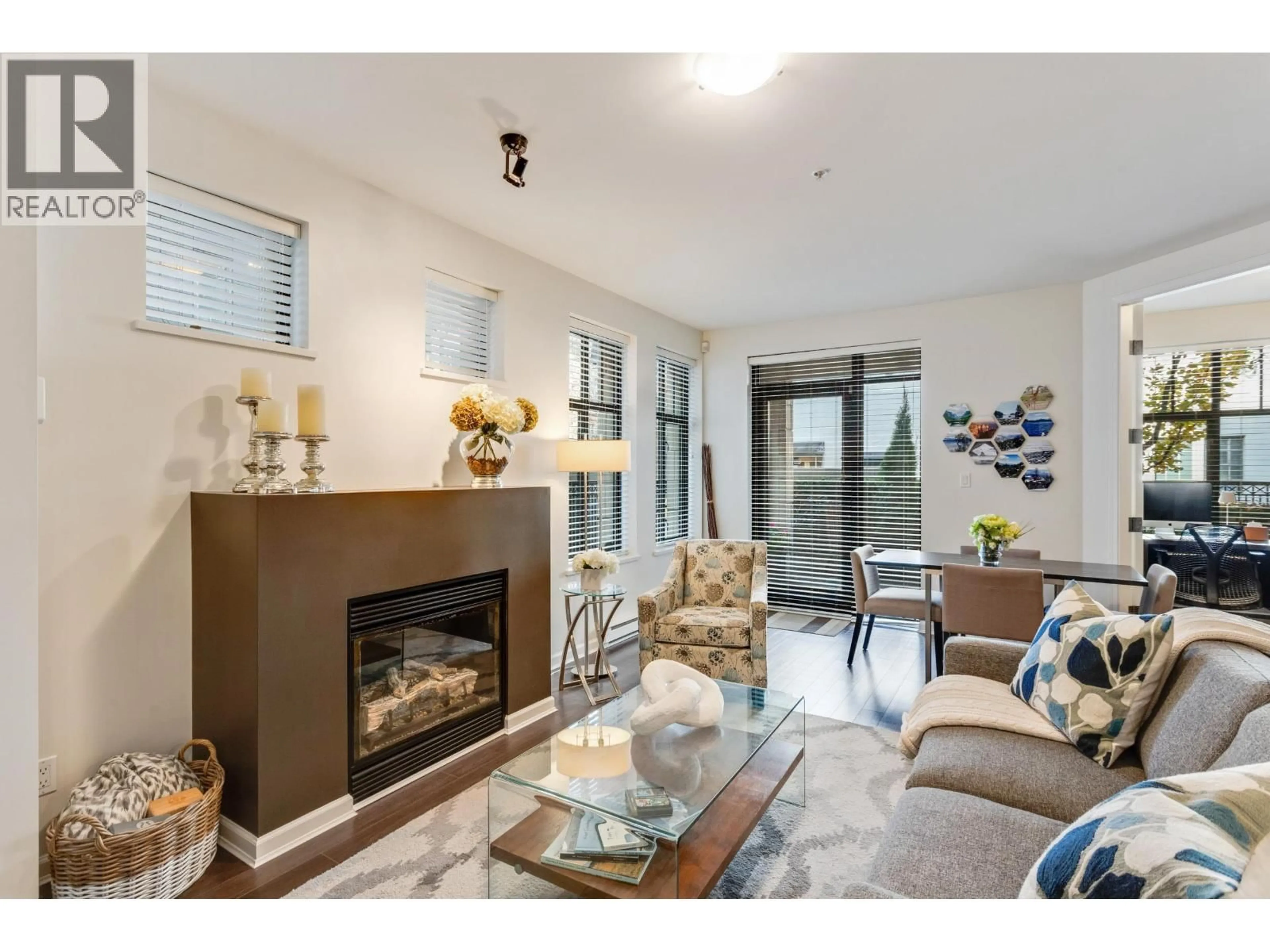 Living room with furniture, unknown for 104 - 2065 12TH AVENUE, Vancouver British Columbia V6J5L9