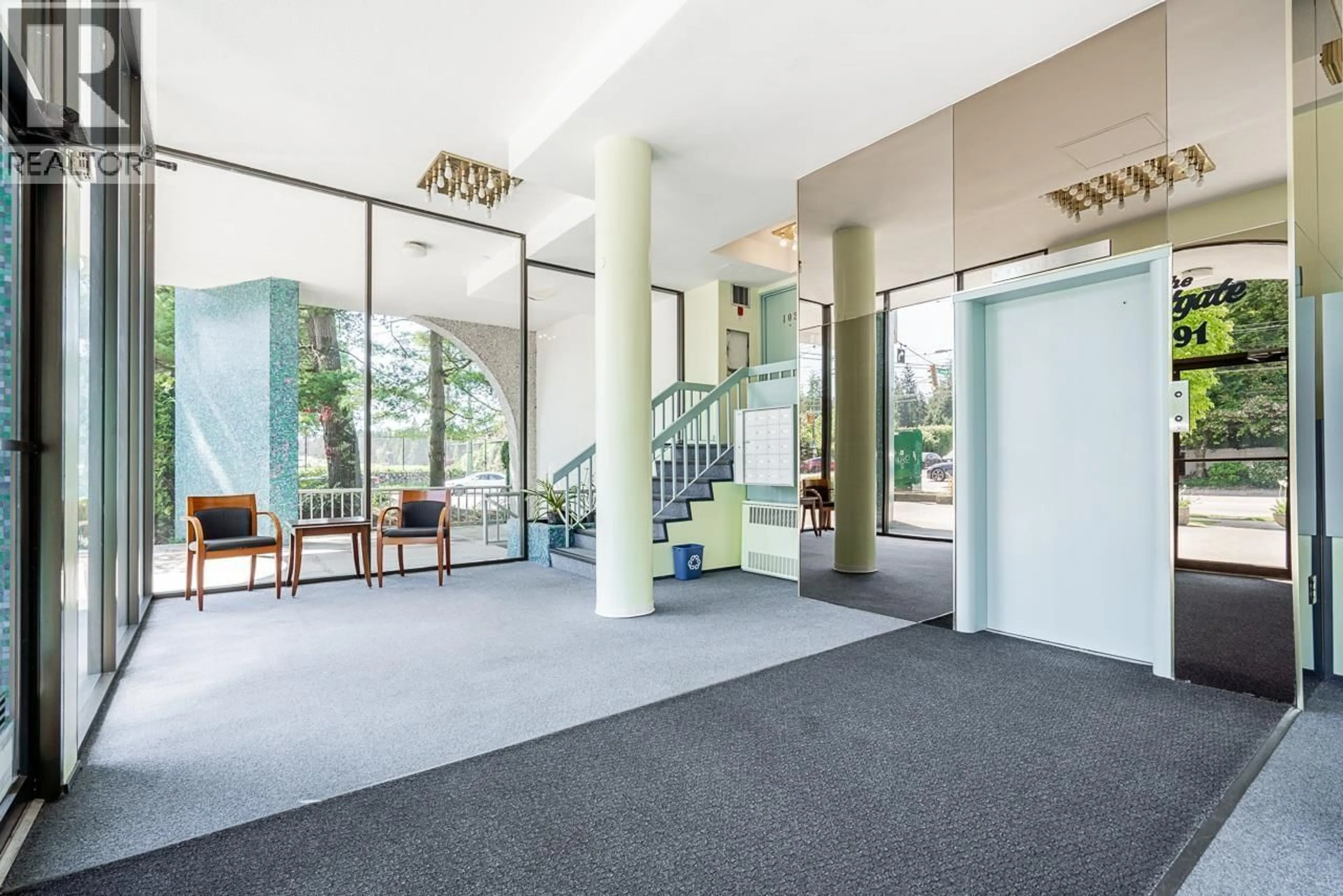 Indoor foyer for 903 - 4691 10TH AVENUE, Vancouver British Columbia V6R2J3