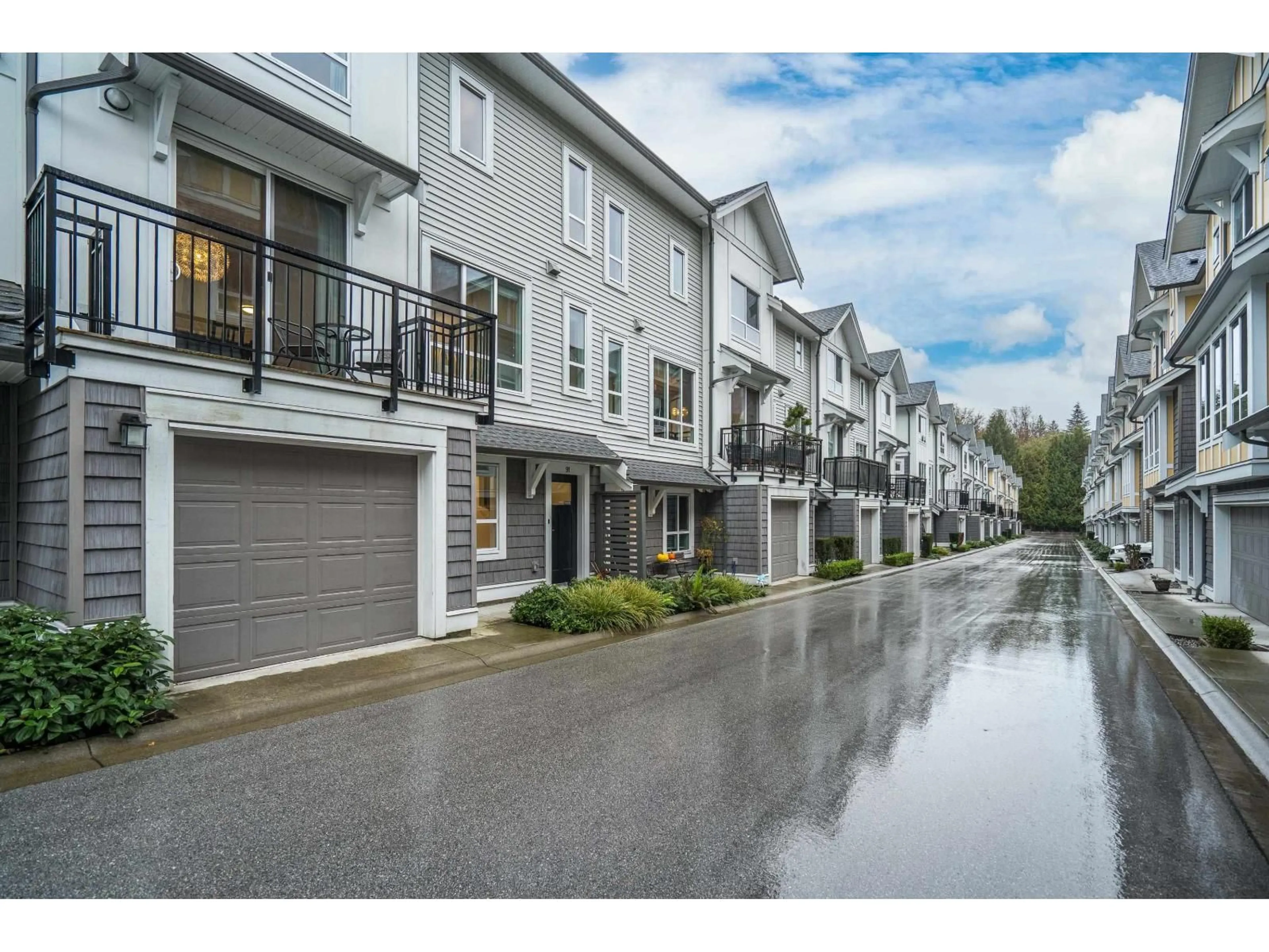 Patio, street for 91 - 9688 162A, Surrey British Columbia V4N6V3