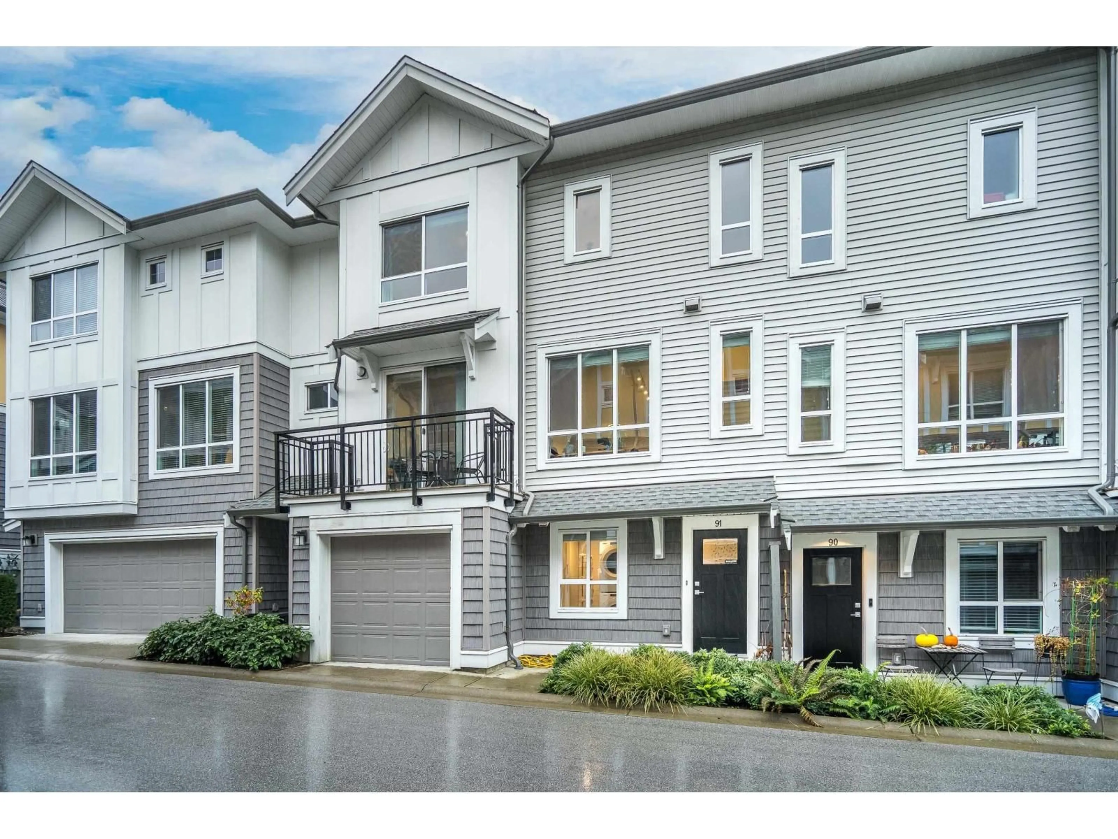 Home with vinyl exterior material, street for 91 - 9688 162A, Surrey British Columbia V4N6V3