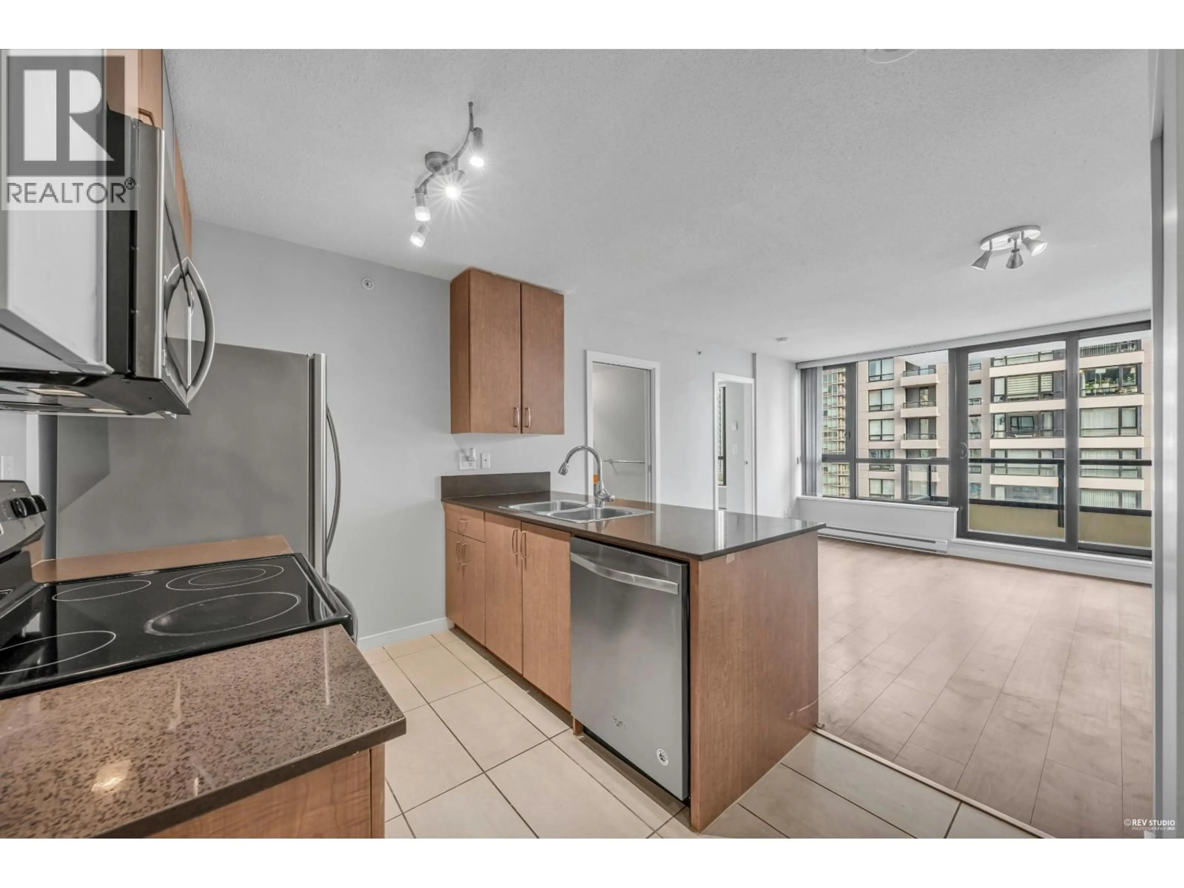 Standard kitchen, unknown for 1703 - 977 MAINLAND STREET, Vancouver British Columbia V6B1T2