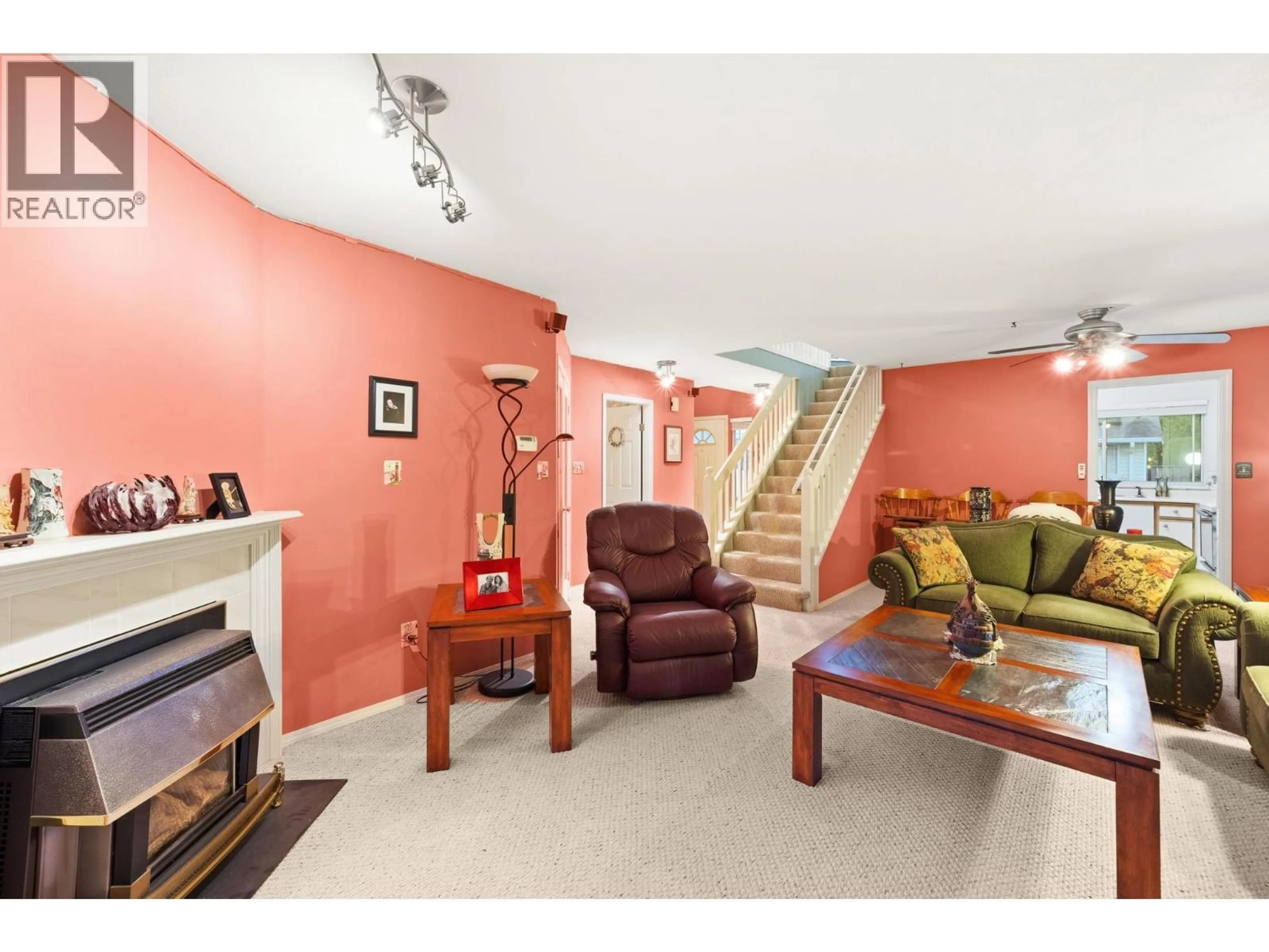 Living room with furniture, unknown for 9 - 11848 LAITY STREET, Maple Ridge British Columbia V2X0J4