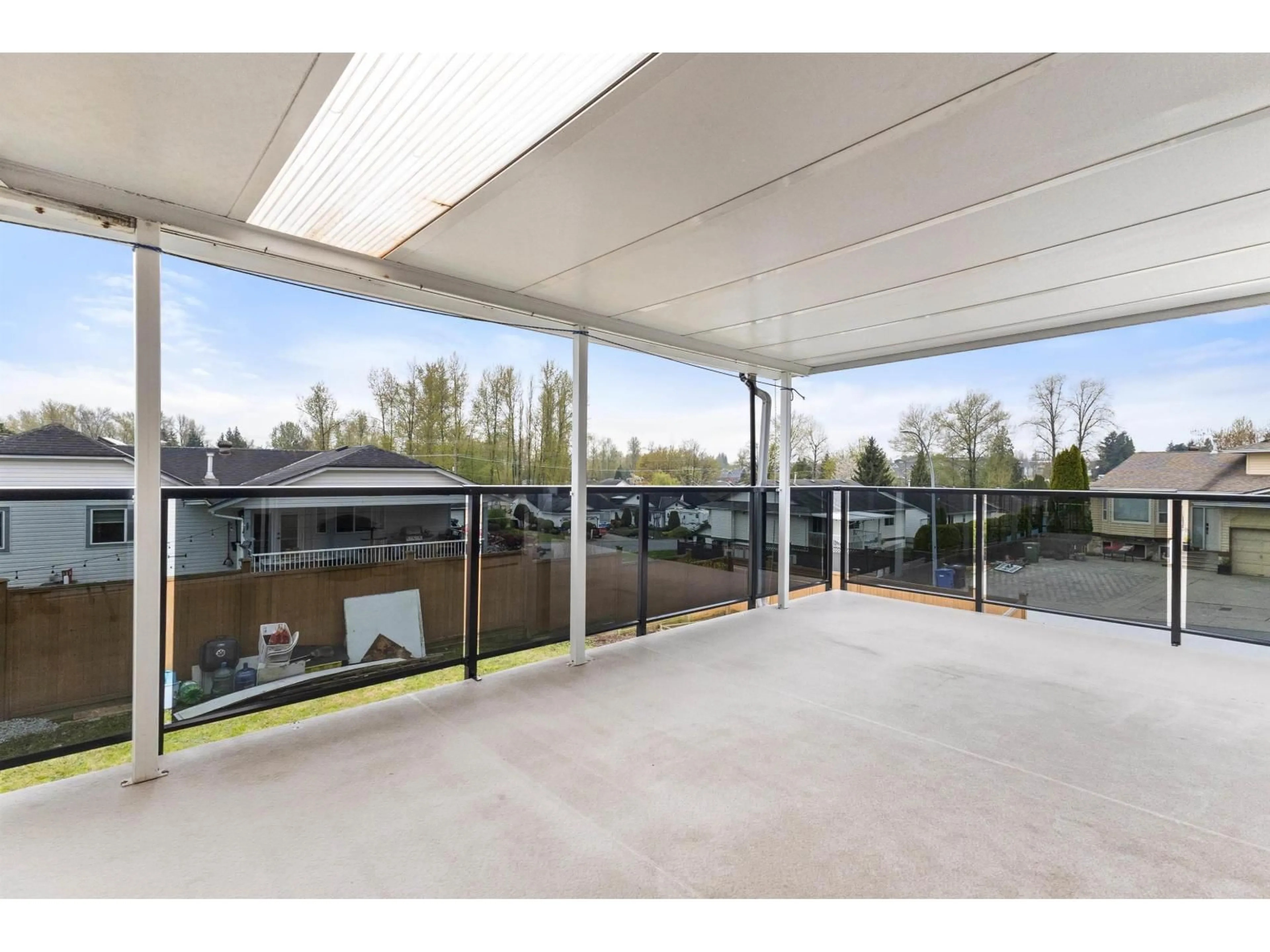 Patio, unknown for 2930 EDGEHILL, Abbotsford British Columbia V2T5J9