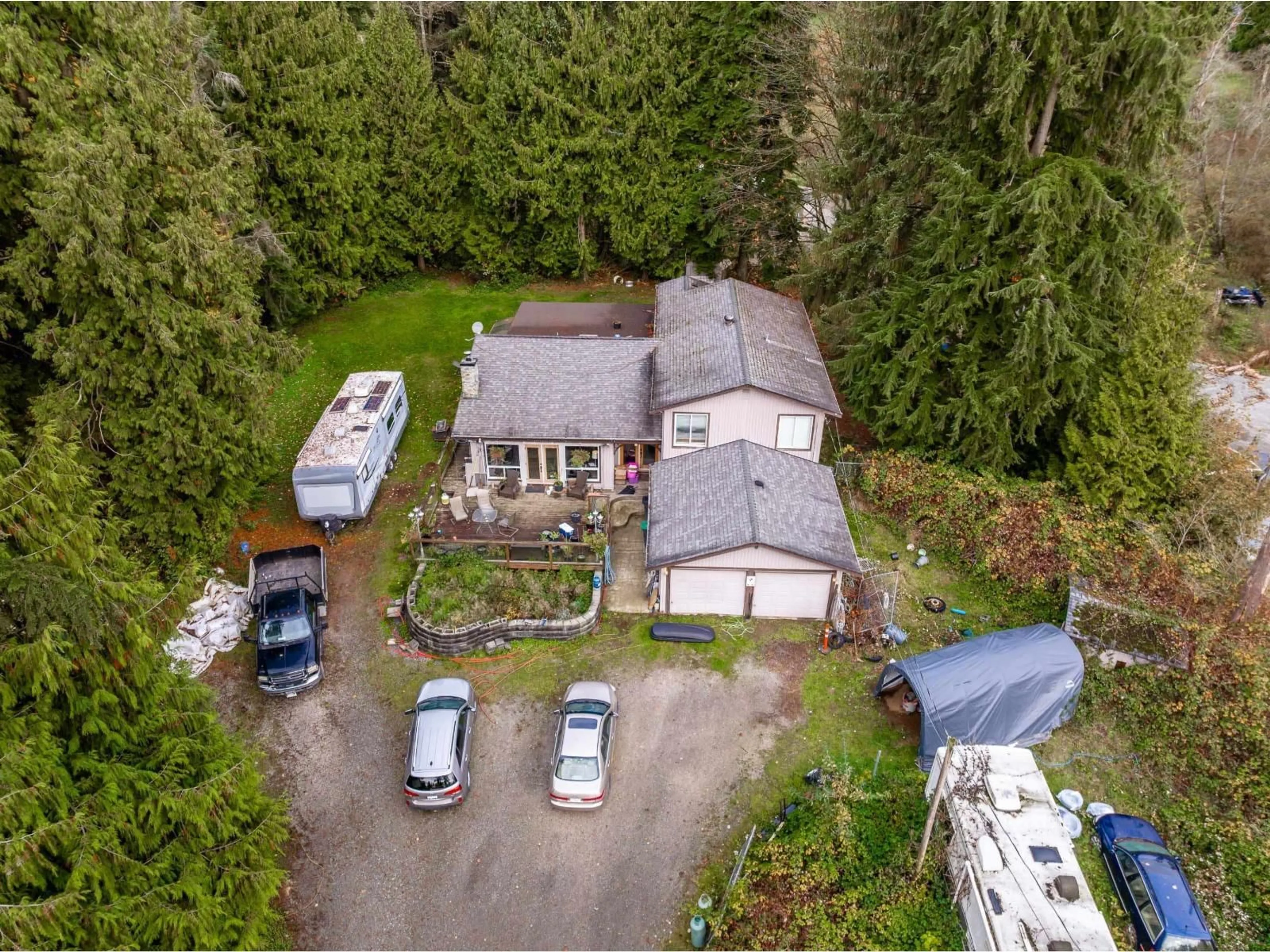 A pic from outside/outdoor area/front of a property/back of a property/a pic from drone, unknown for 18963 84, Surrey British Columbia V4N6B3