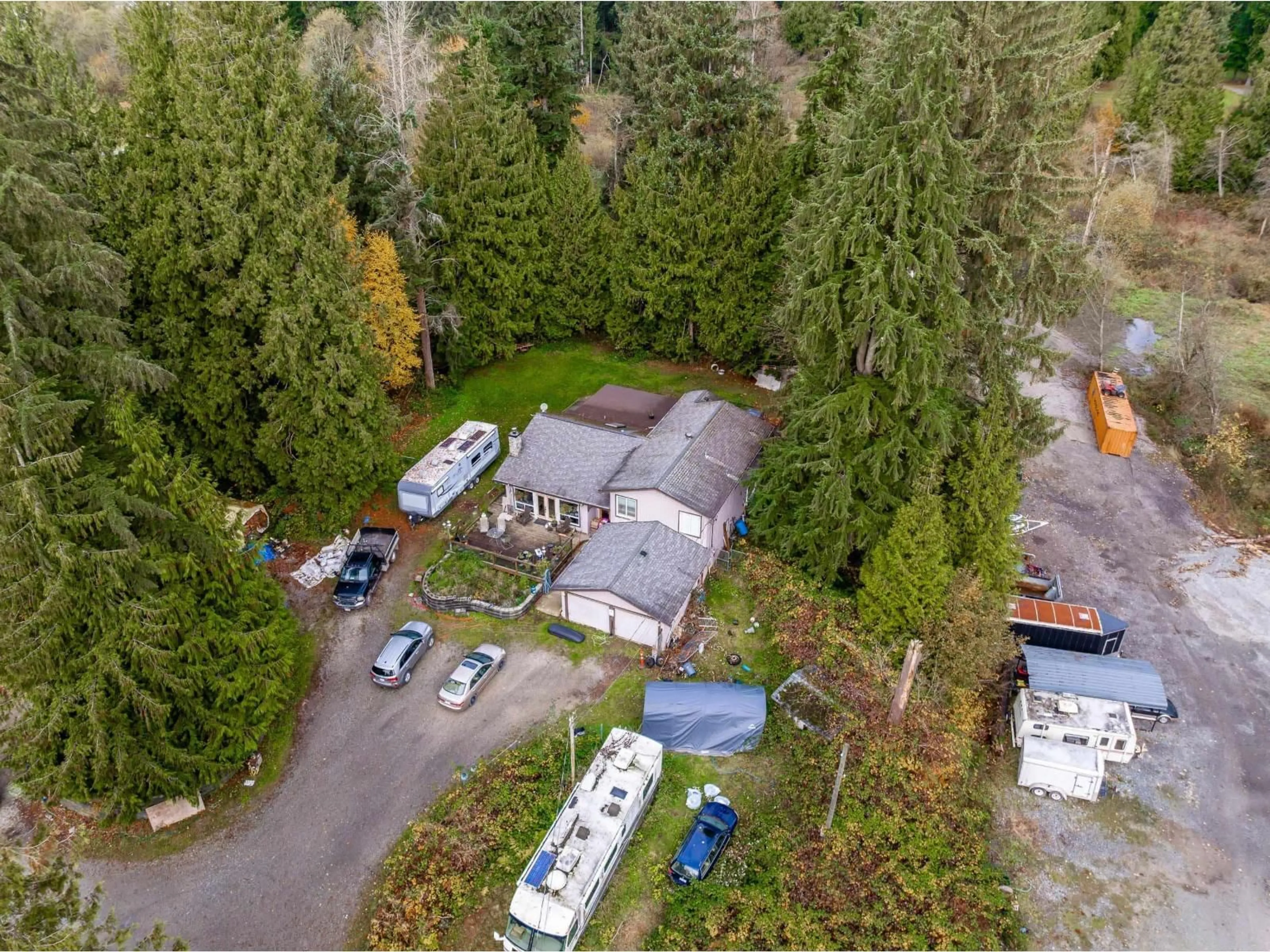 A pic from outside/outdoor area/front of a property/back of a property/a pic from drone, forest/trees view for 18963 84, Surrey British Columbia V4N6B3