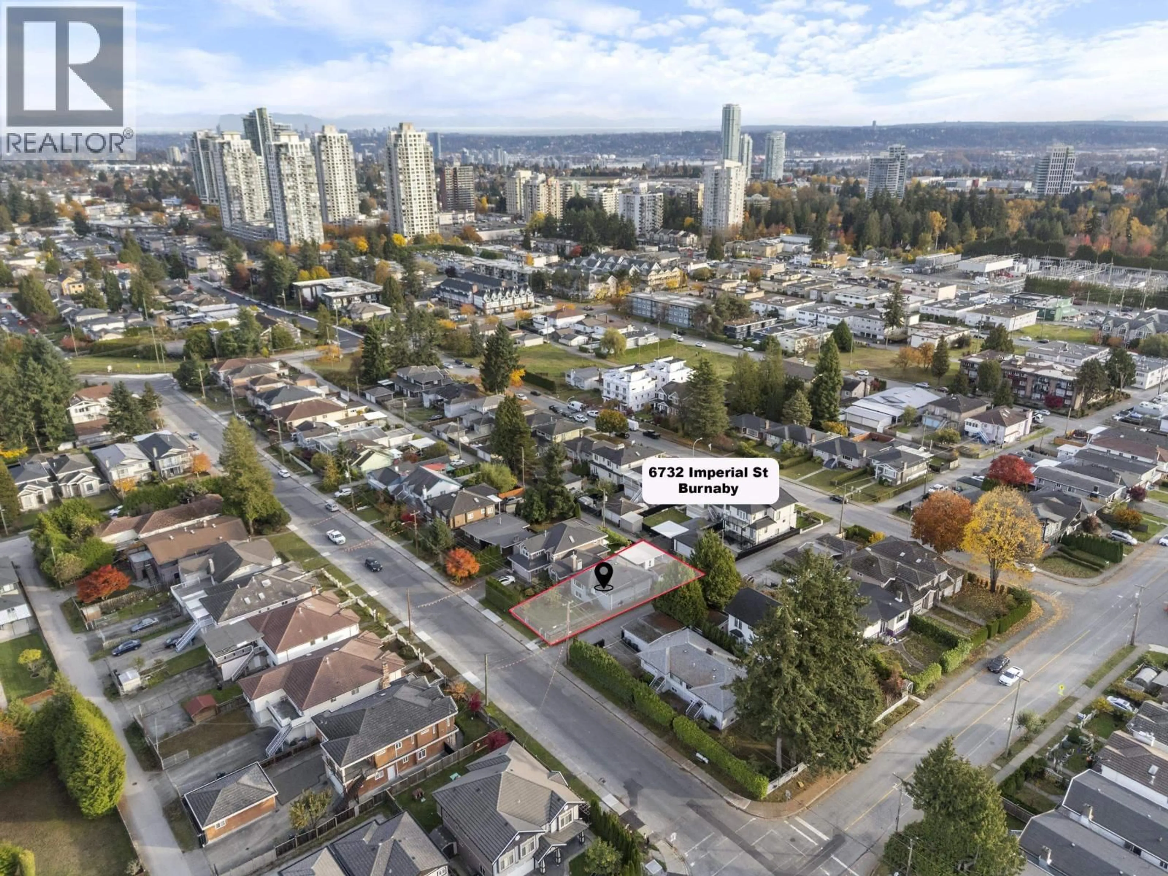 A pic from outside/outdoor area/front of a property/back of a property/a pic from drone, unknown for 6732 IMPERIAL STREET, Burnaby British Columbia V5E1N2