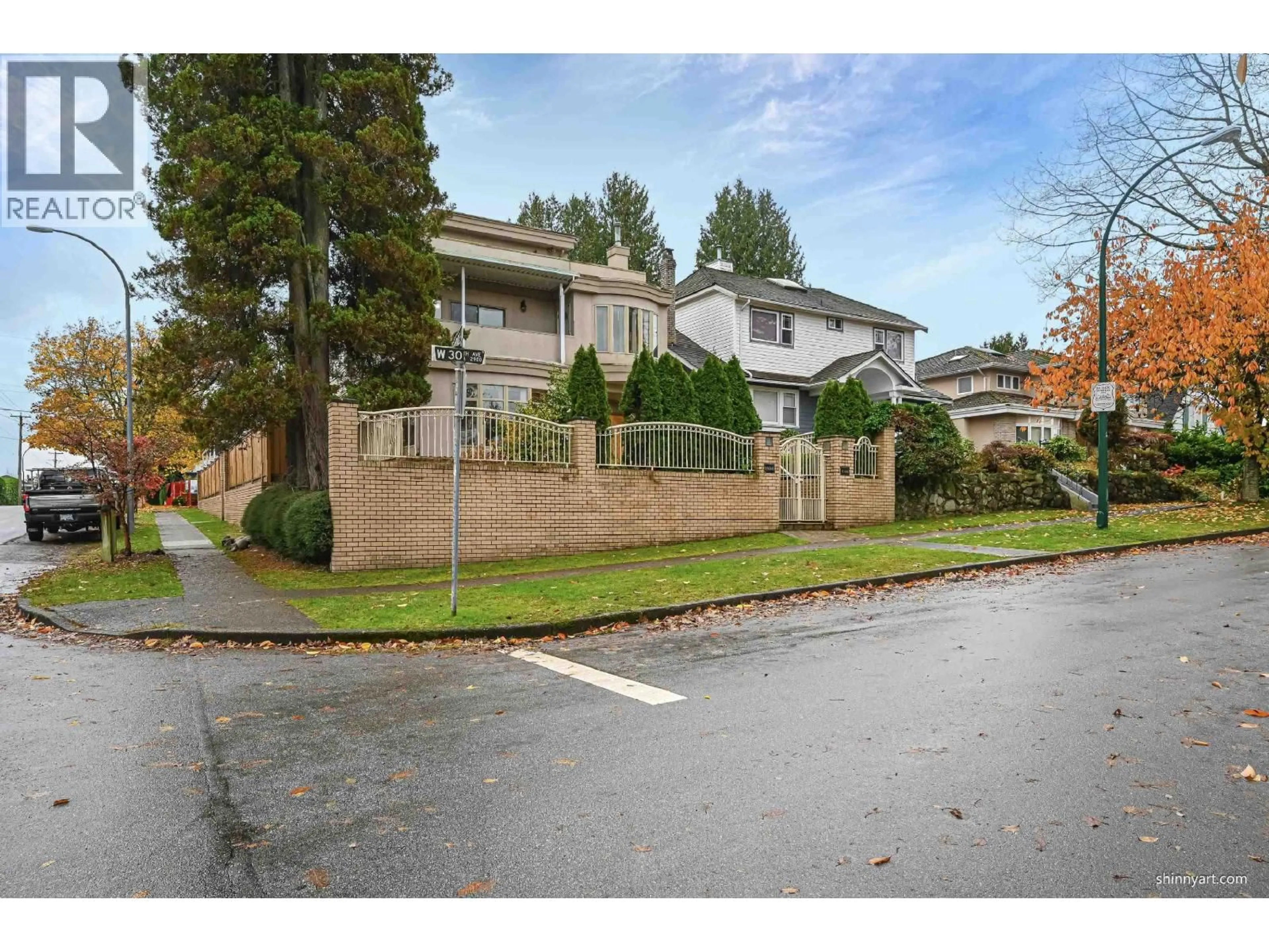 A pic from outside/outdoor area/front of a property/back of a property/a pic from drone, street for 2908 30TH AVENUE, Vancouver British Columbia V6L1Z4