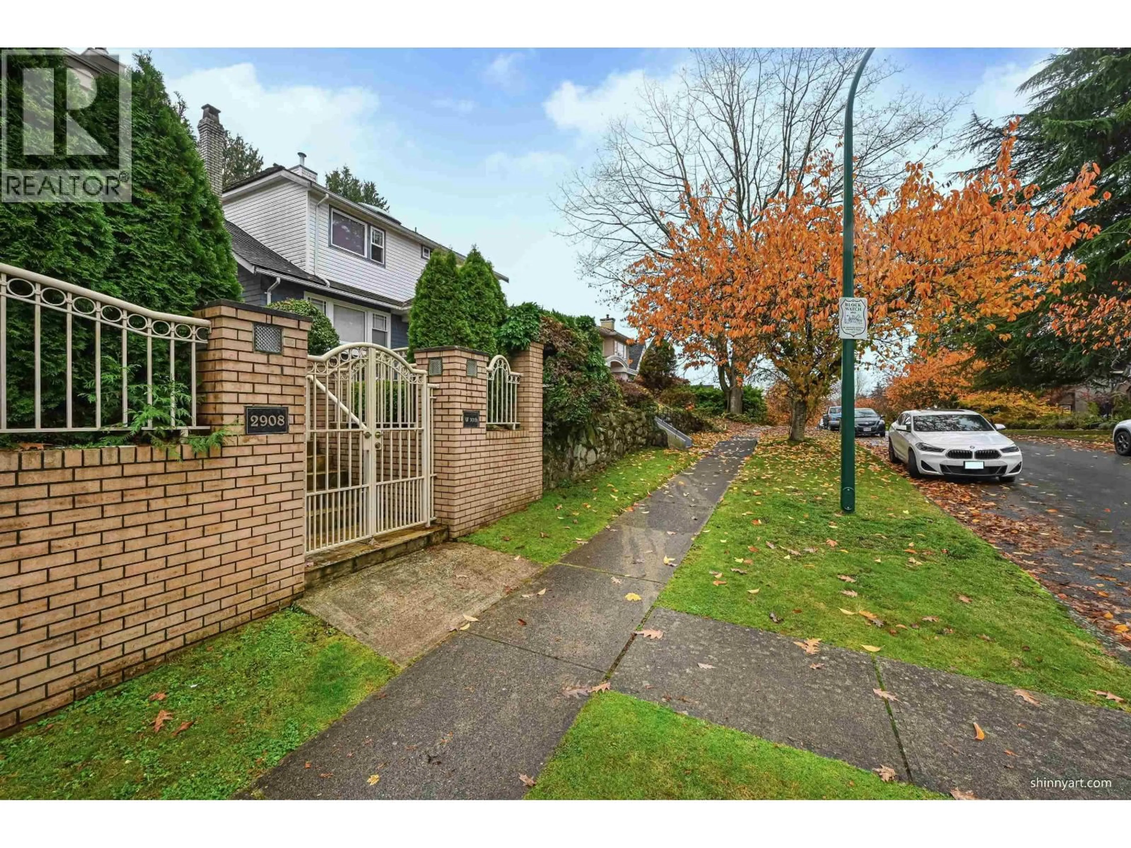 A pic from outside/outdoor area/front of a property/back of a property/a pic from drone, street for 2908 30TH AVENUE, Vancouver British Columbia V6L1Z4