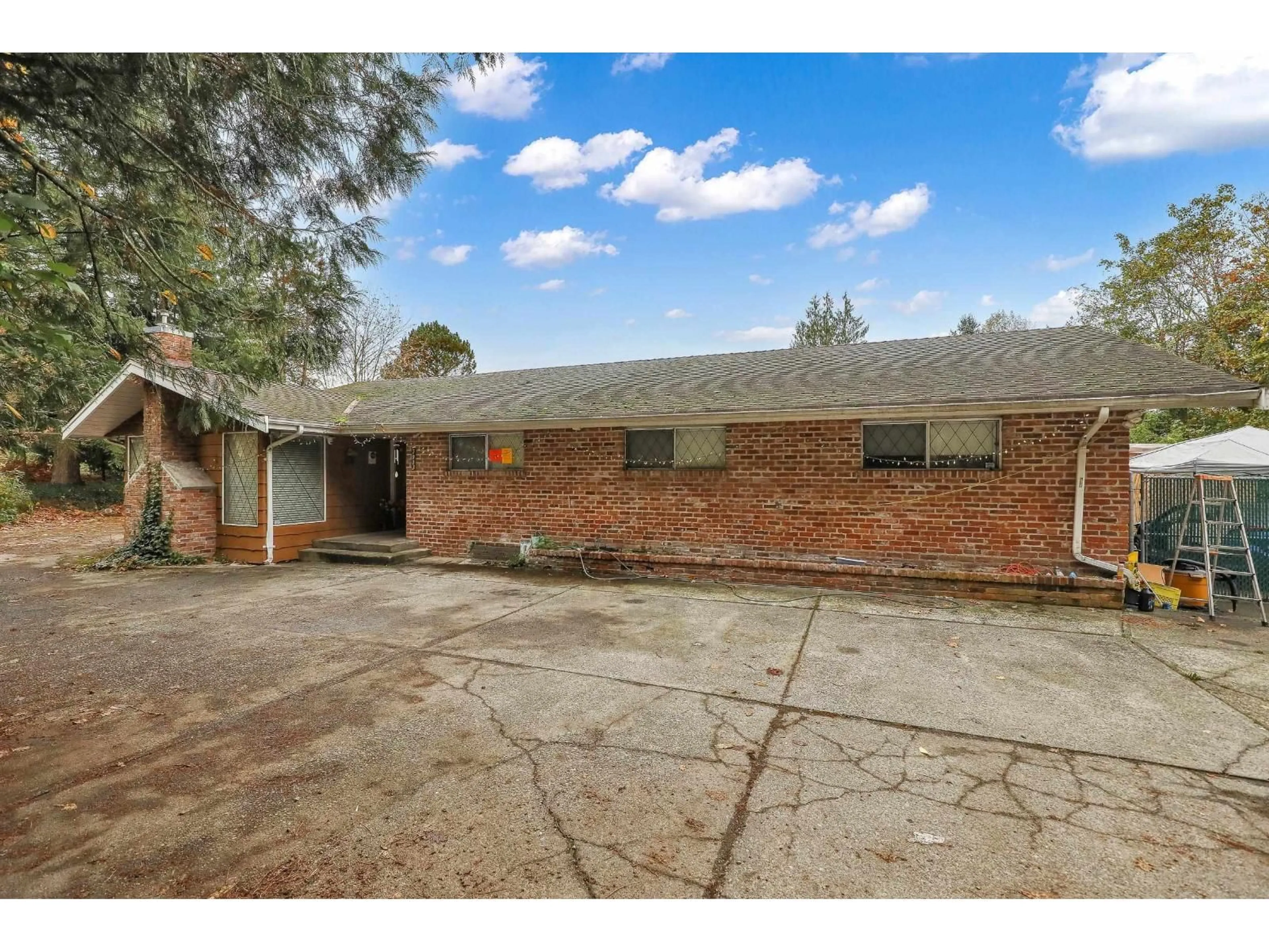 Unknown for 7913 192 STREET, Surrey British Columbia V4N5S9