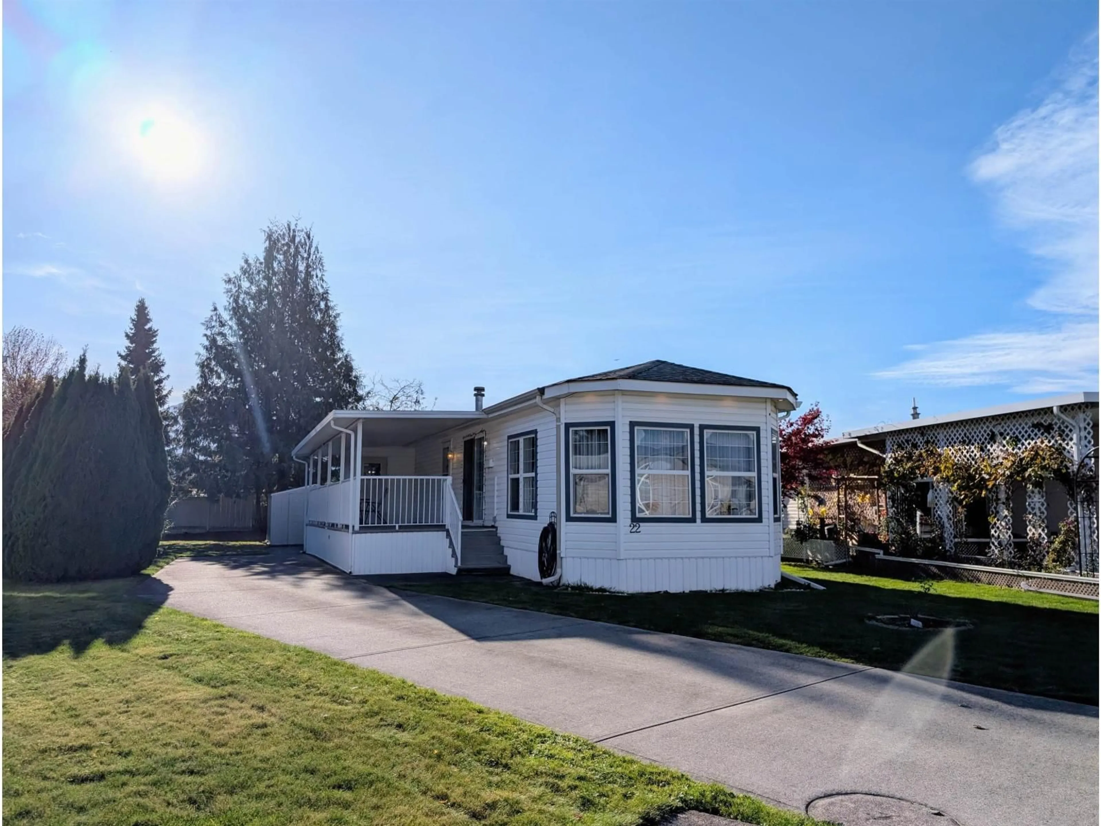 Home with vinyl exterior material, street for 22 - 7610 EVANS ROAD, Chilliwack British Columbia V2R2T4