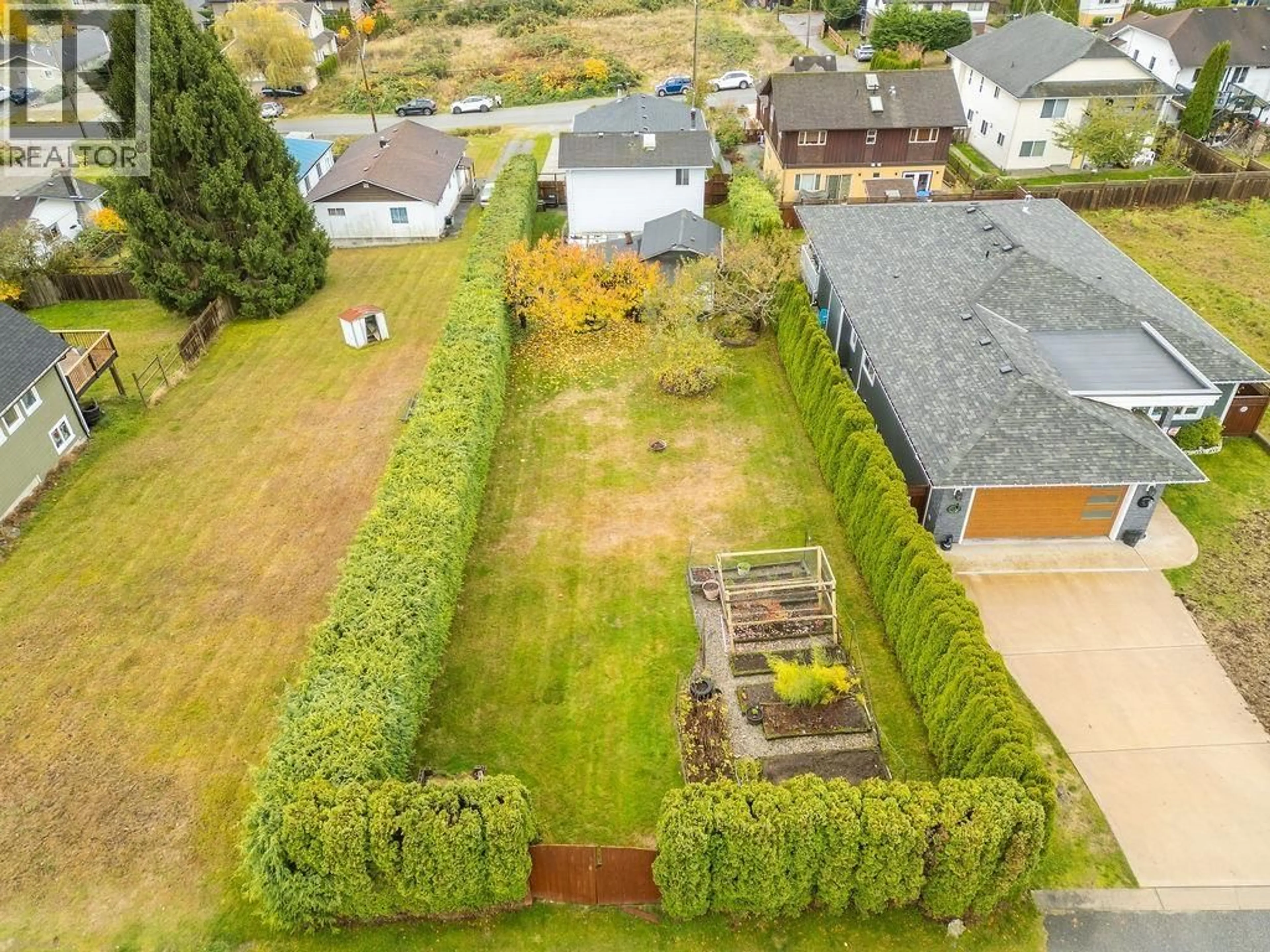 A pic from outside/outdoor area/front of a property/back of a property/a pic from drone, street for 740 HILLCREST ROAD, Gibsons British Columbia V0N1V9